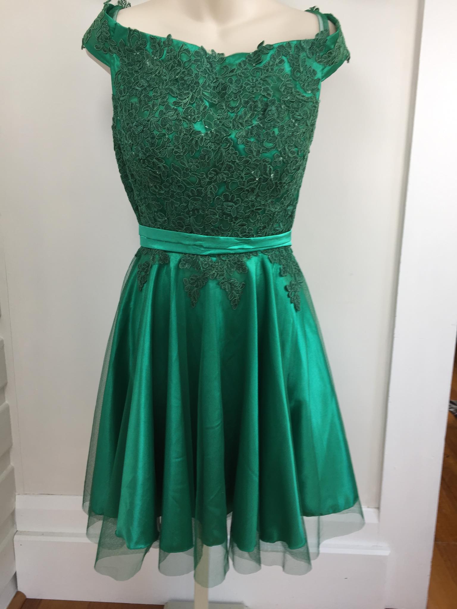 Miss Anne Green Lace Mini Dress Size 16