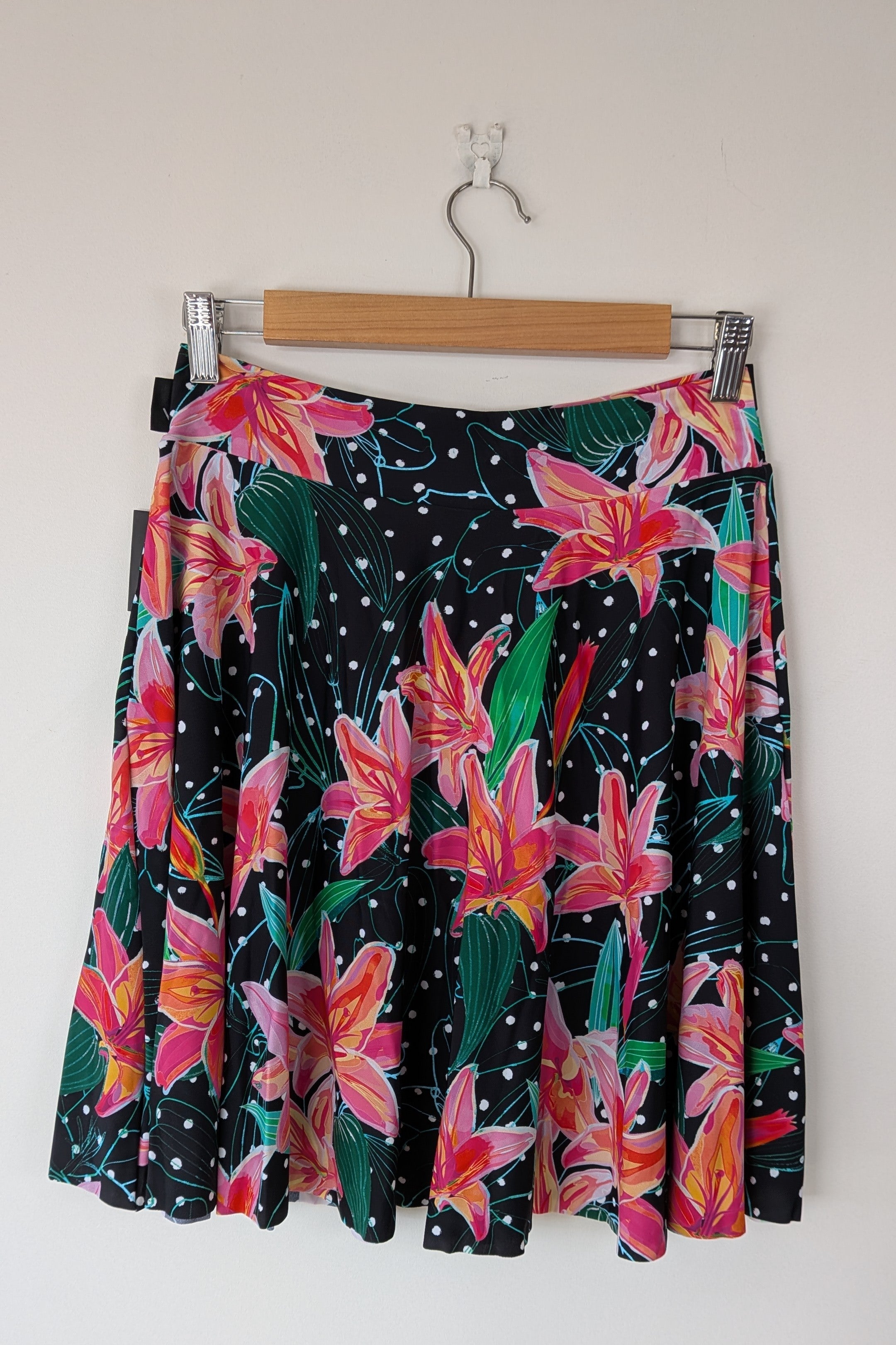 Exoticathletica You Had Me At Aloha Silky Narrow Waisted Mini Skater Skirt Size L Brand New With Tags