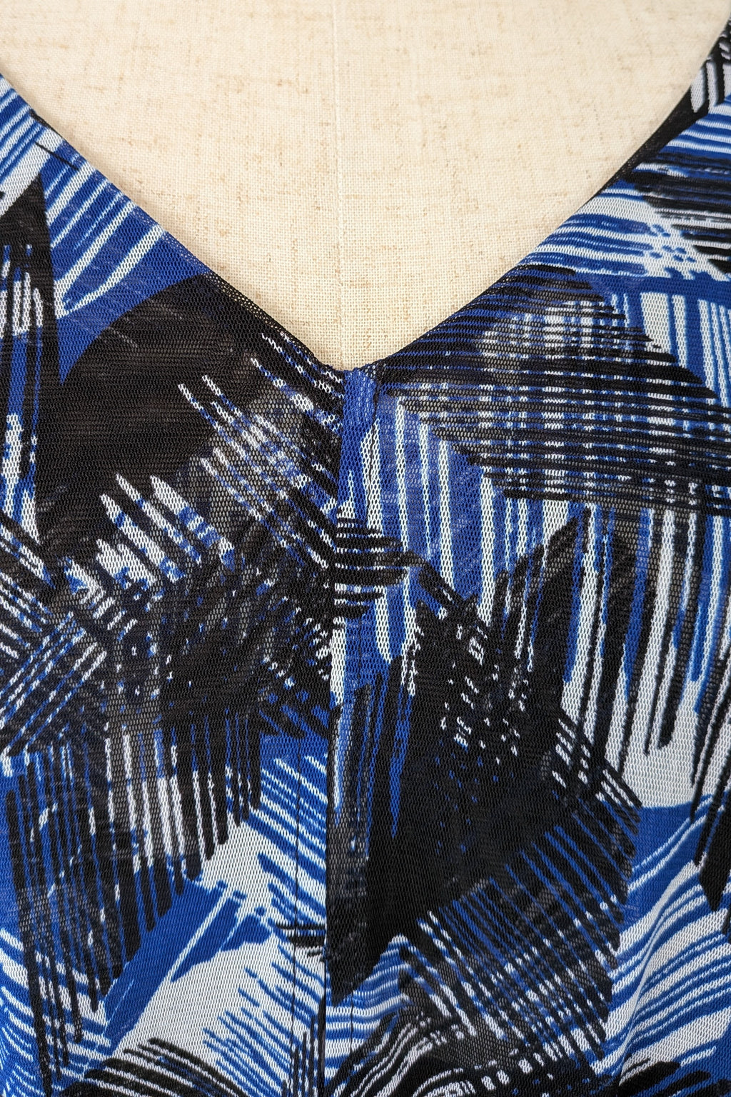 Suzanne Grae Blue Black Abstract Mesh Blouse Size XL BNWT RRP $39.95