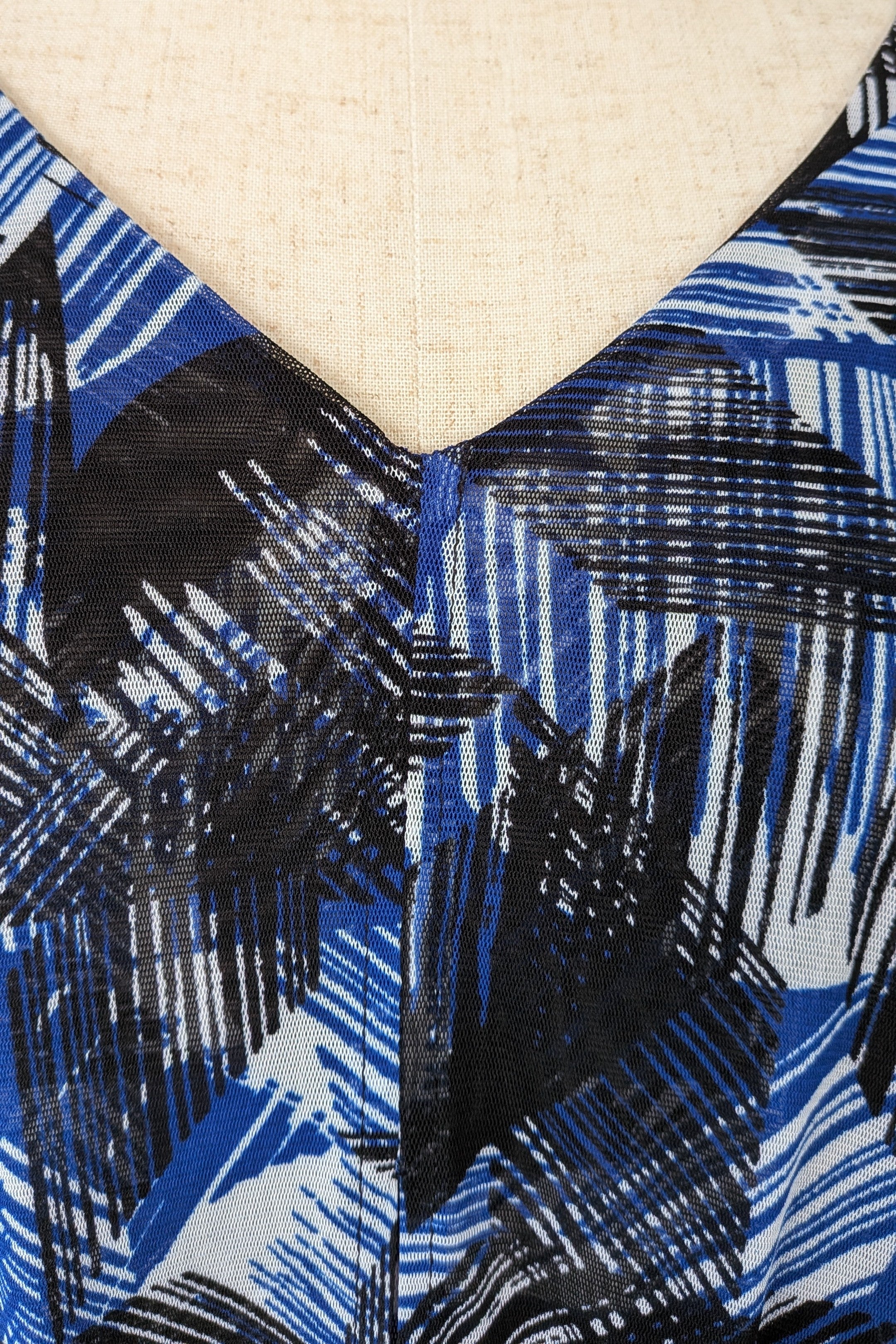 Suzanne Grae Blue & Black Abstract Pattern Mesh Blouse Size XL Brand New With Tags RRP $39.95