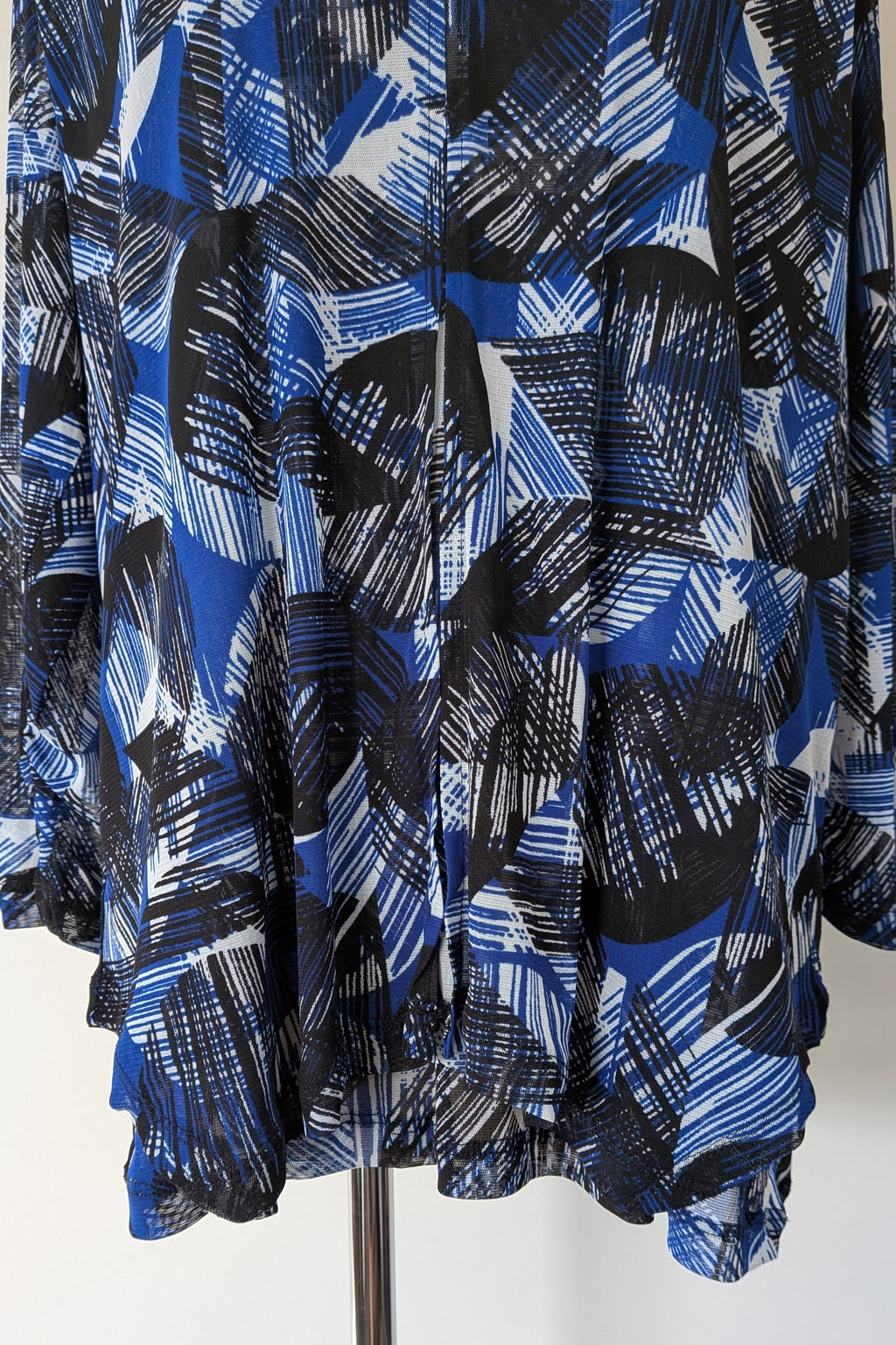 Suzanne Grae Blue Black Abstract Mesh Blouse Size XL BNWT RRP $39.95