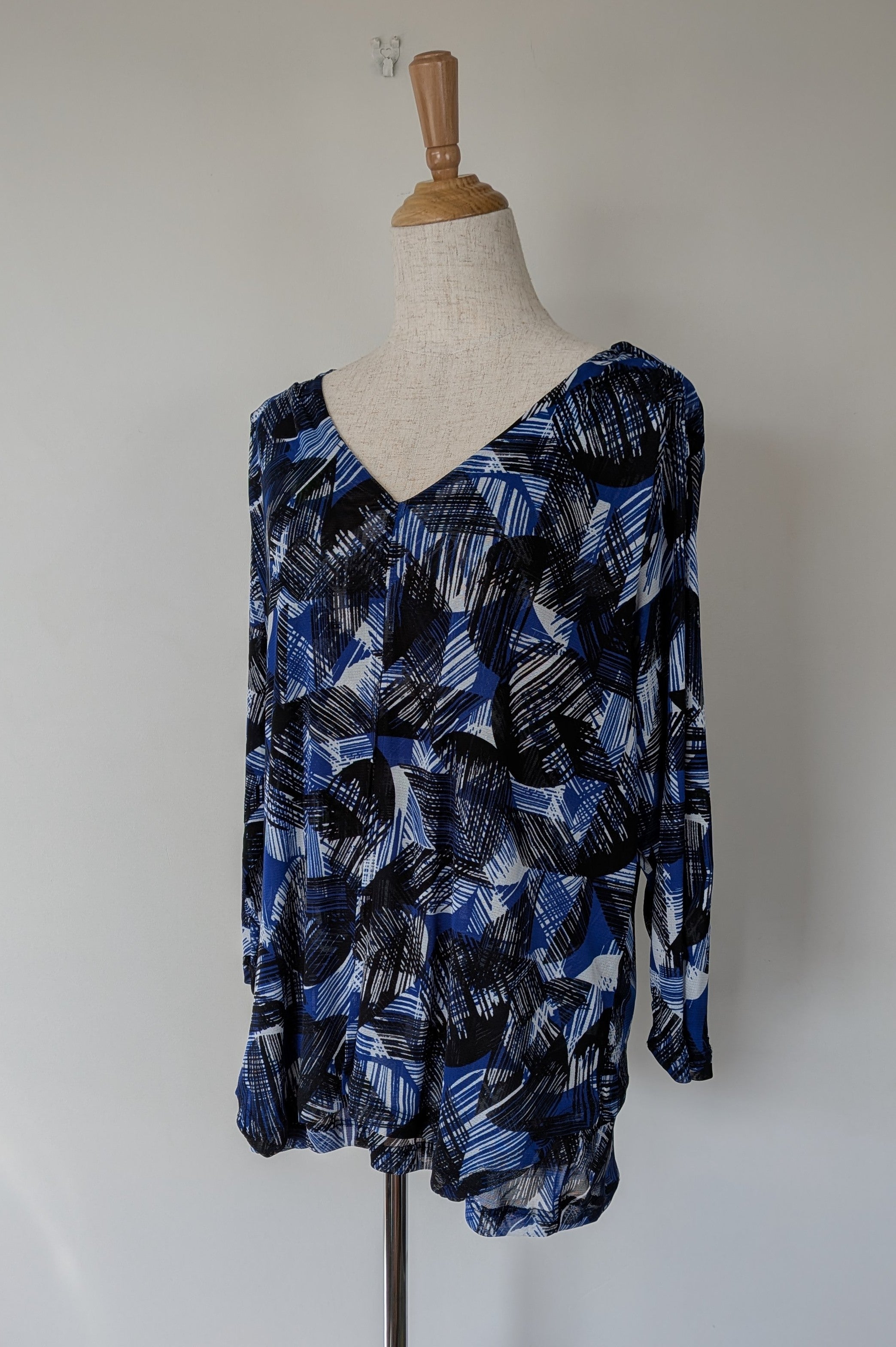 Suzanne Grae Blue & Black Abstract Pattern Mesh Blouse Size XL Brand New With Tags RRP $39.95