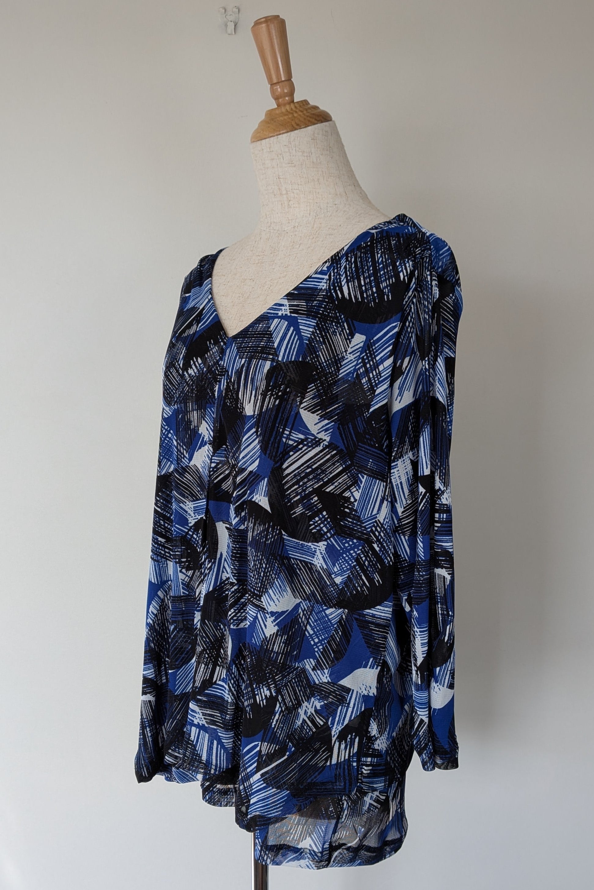 Suzanne Grae Blue Black Abstract Mesh Blouse Size XL BNWT RRP $39.95