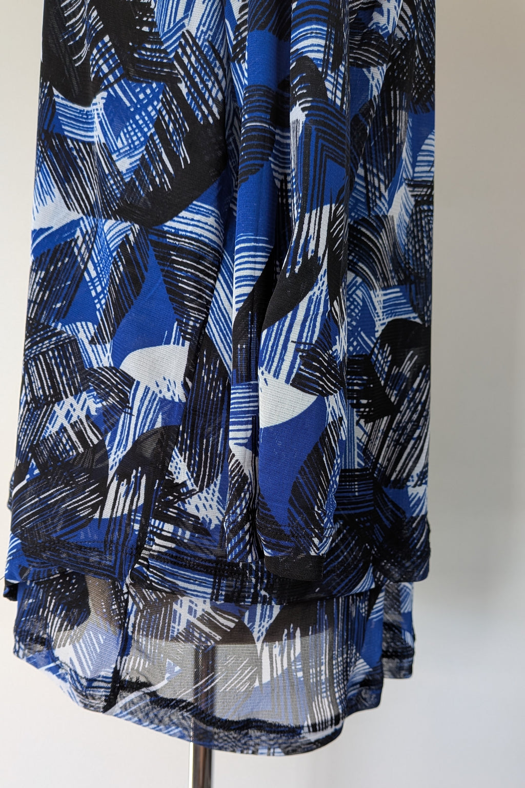 Suzanne Grae Blue Black Abstract Mesh Blouse Size XL BNWT RRP $39.95