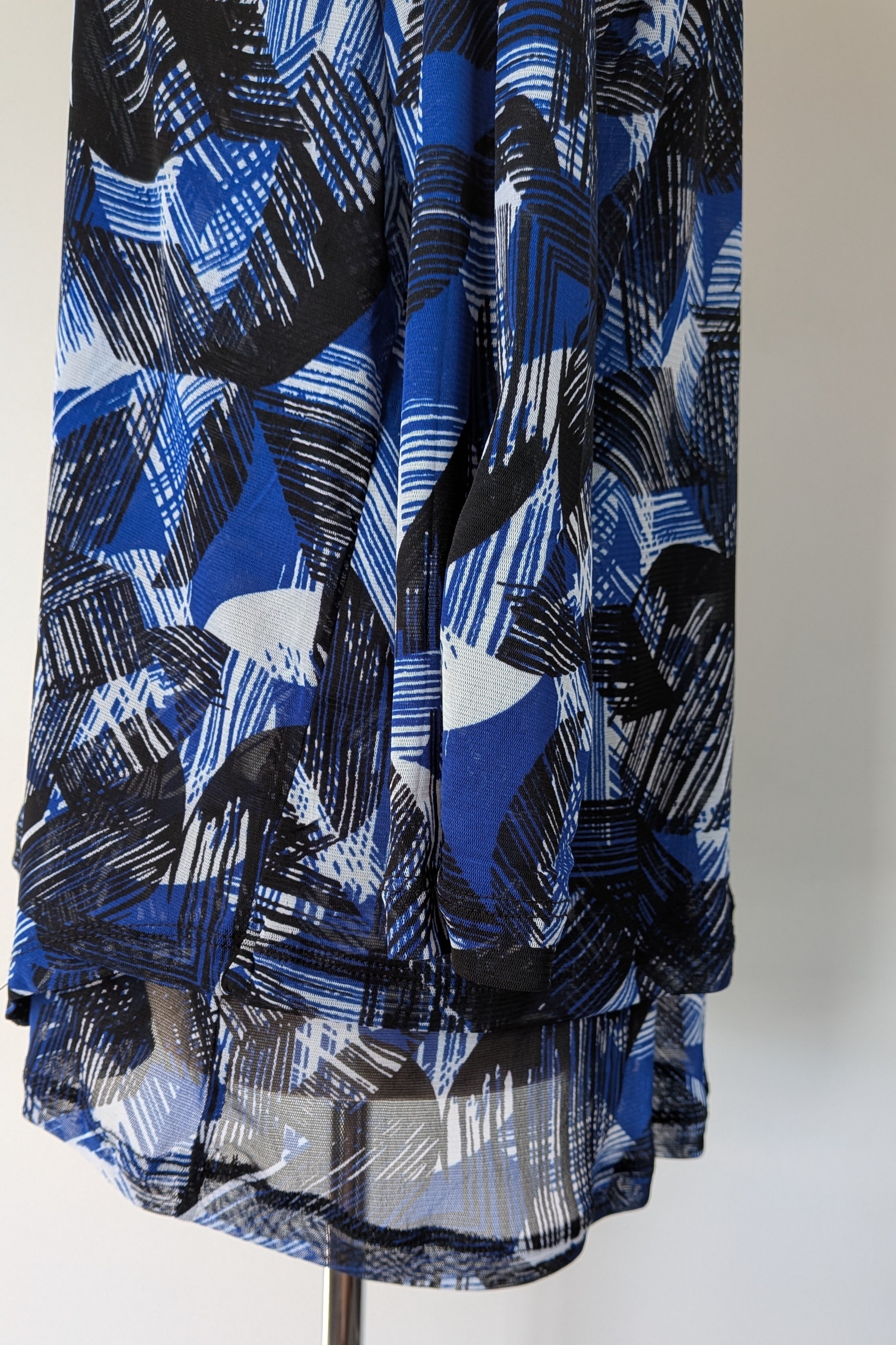 Suzanne Grae Blue Black Abstract Mesh Blouse Size XL BNWT RRP $39.95