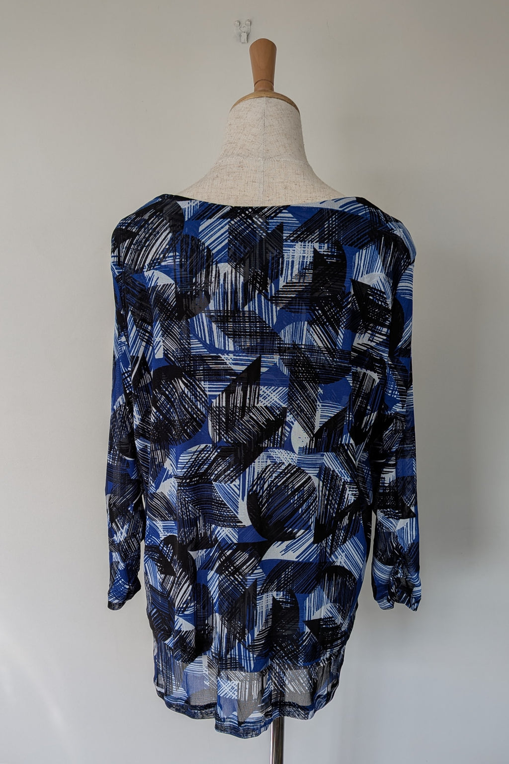 Suzanne Grae Blue Black Abstract Mesh Blouse Size XL BNWT RRP $39.95