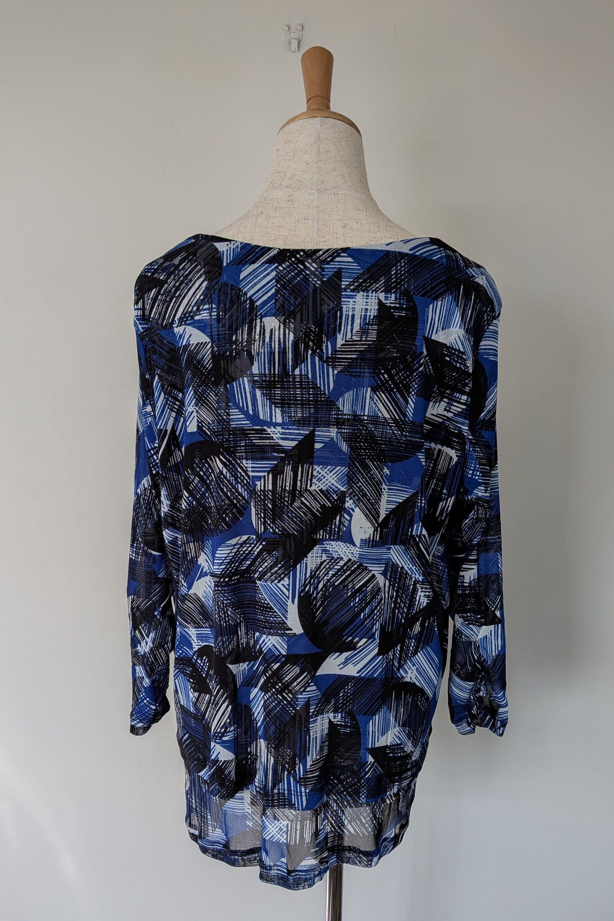 Suzanne Grae Blue Black Abstract Mesh Blouse Size XL BNWT RRP $39.95