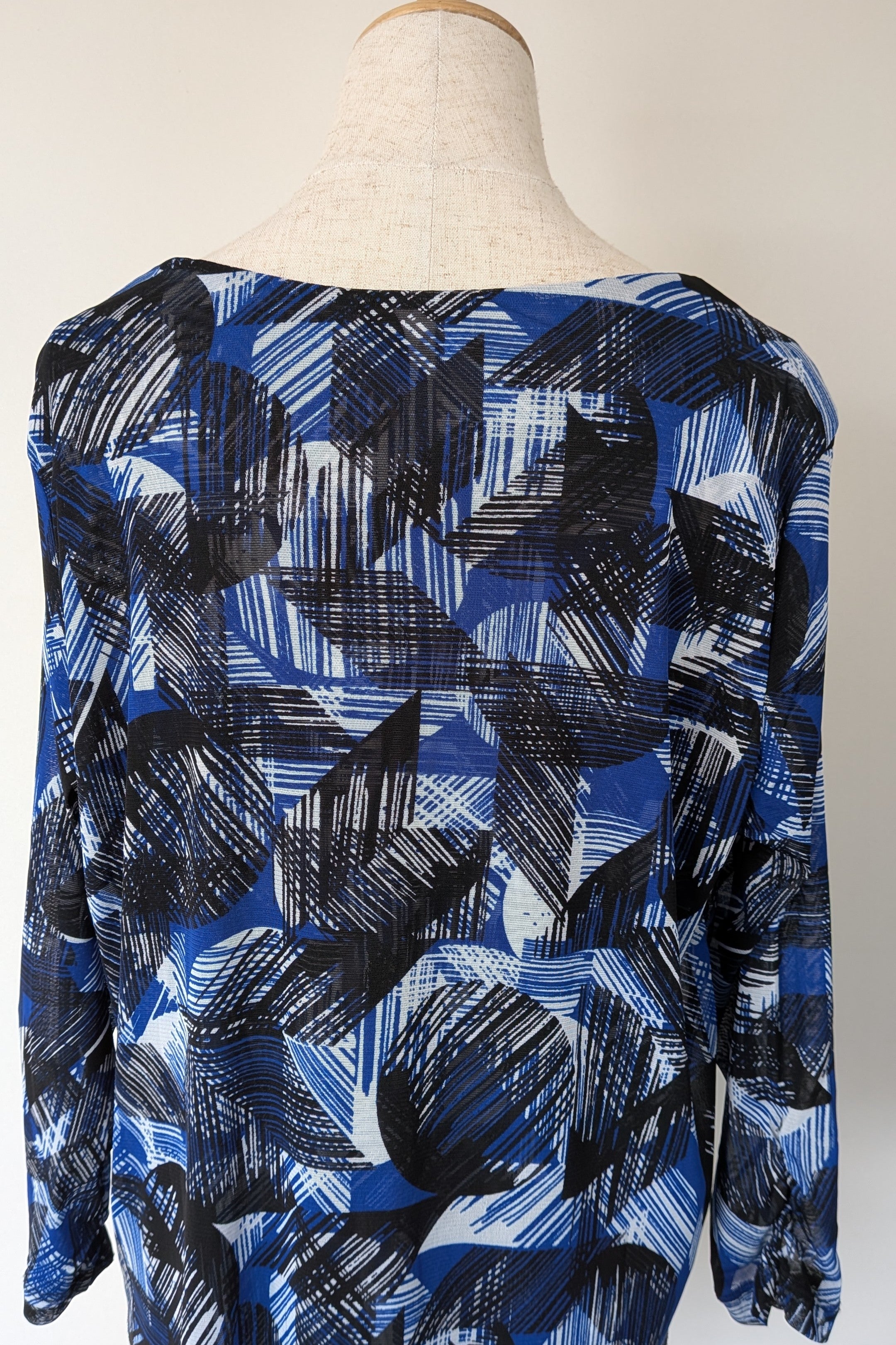 Suzanne Grae Blue Black Abstract Mesh Blouse Size XL BNWT RRP $39.95