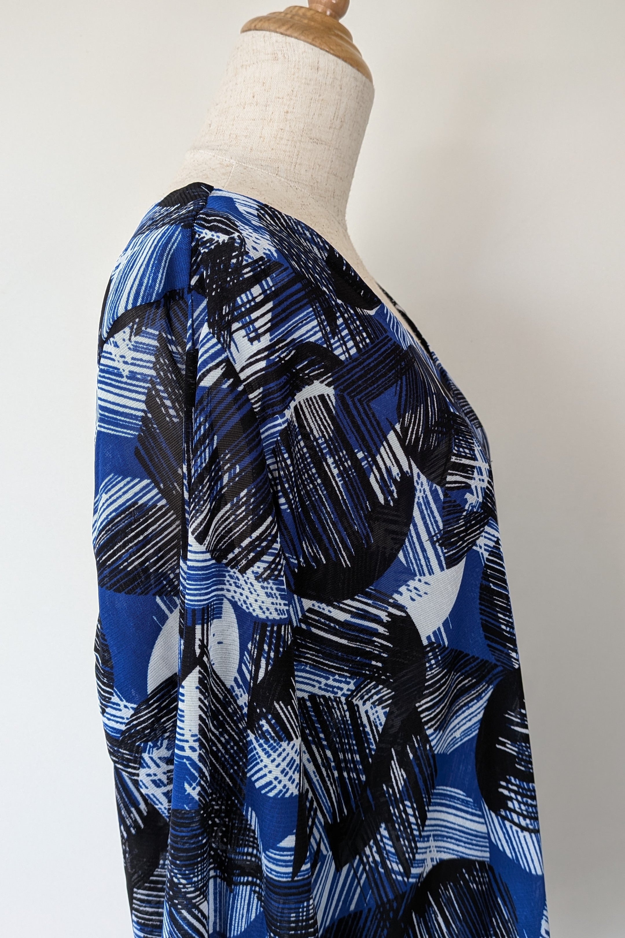 Suzanne Grae Blue Black Abstract Mesh Blouse Size XL BNWT RRP $39.95