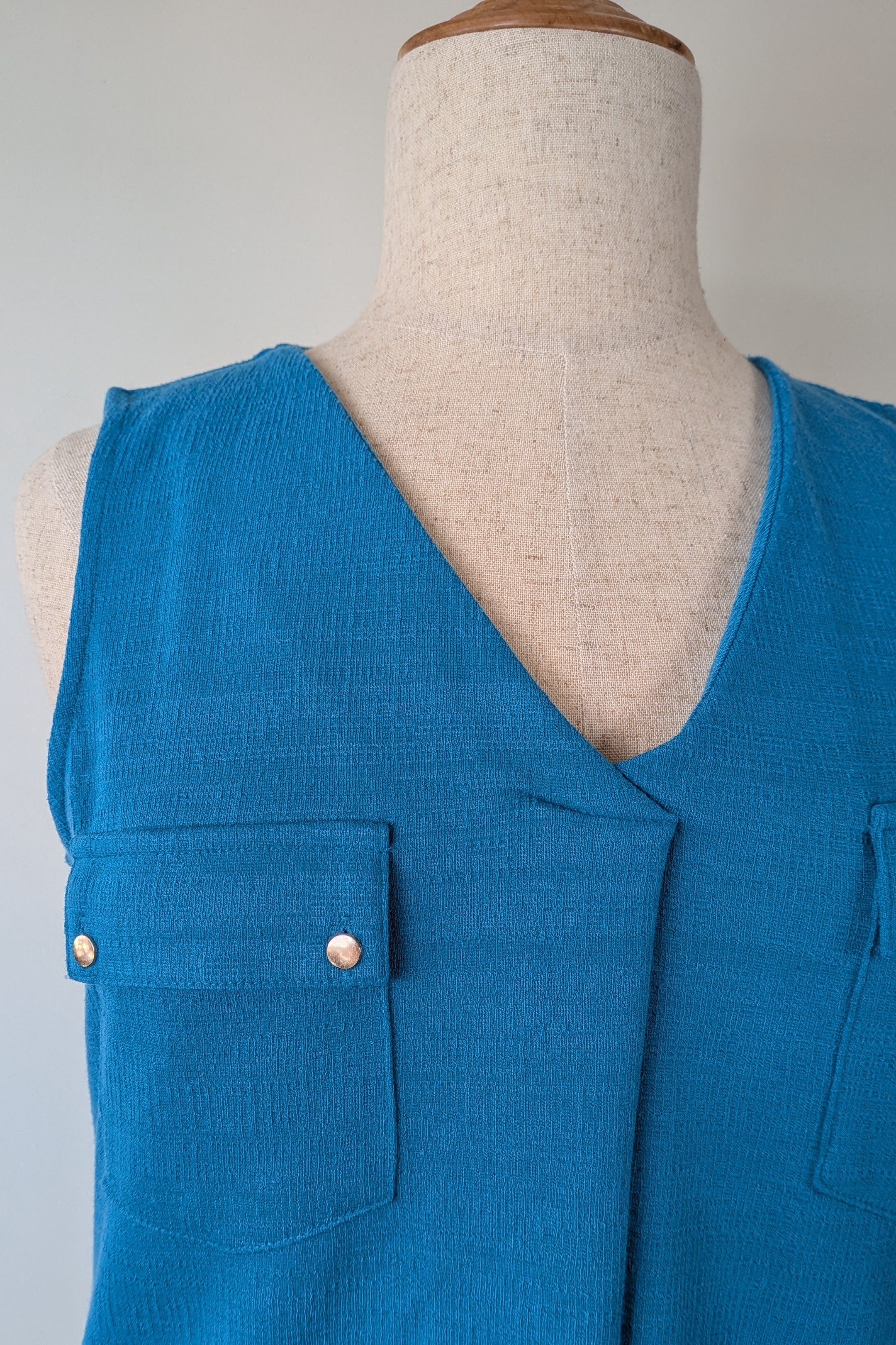 Crossroads Blue Texture Knit Tank Size L Brand New With Tags RRP $49.99