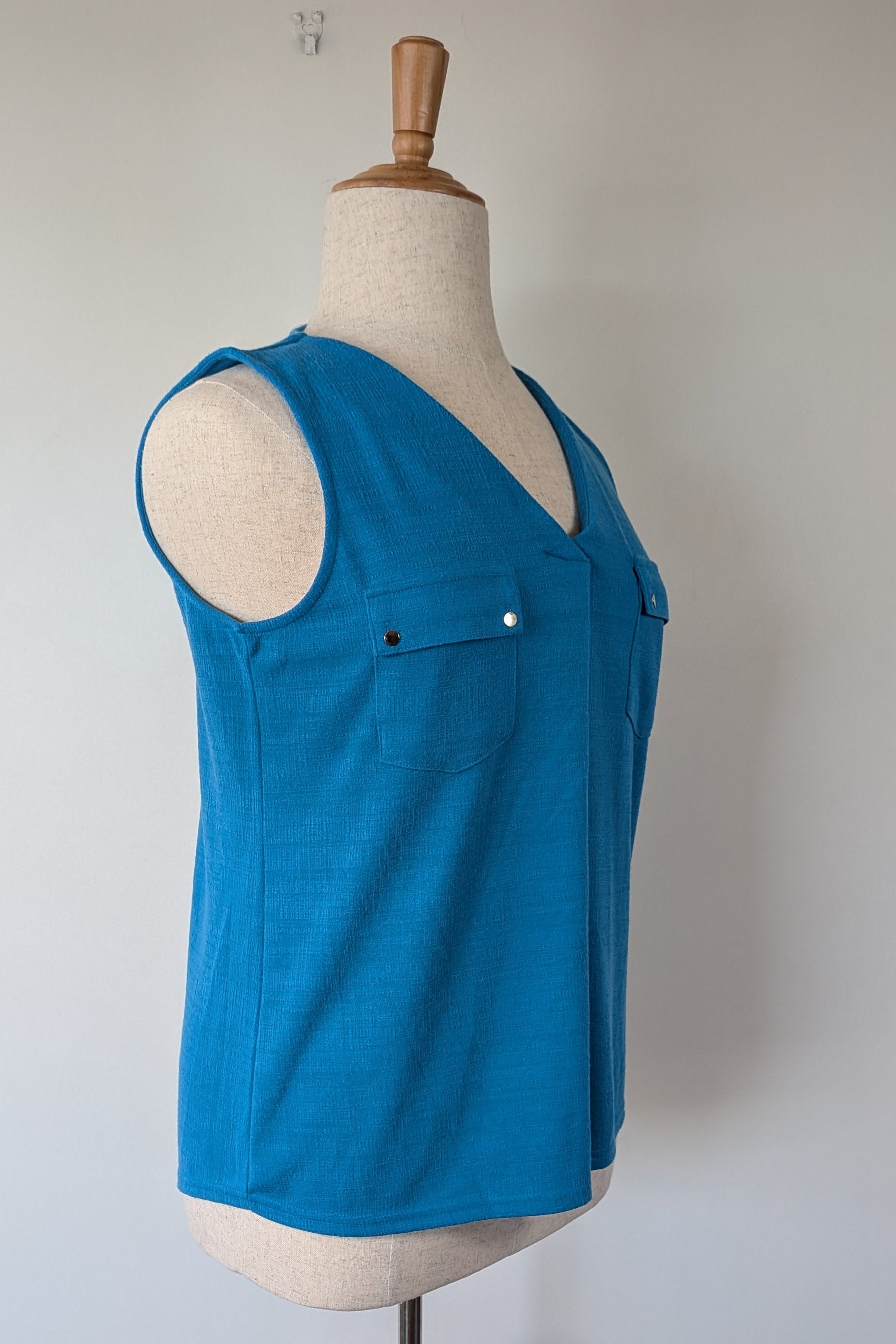 Crossroads Blue Texture Knit Tank Size L BNWT RRP $49.99