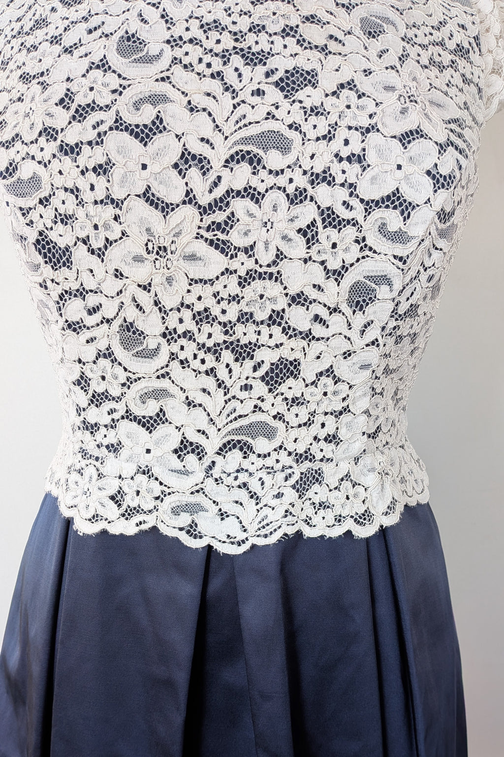 Review Sherrie Dress Size 16