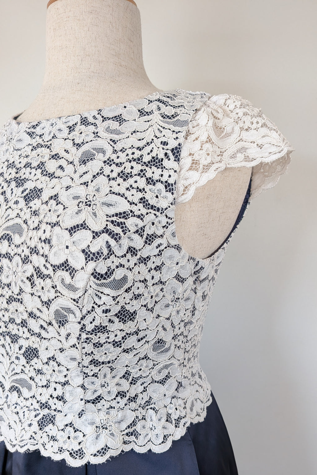 Review Sherrie Dress Size 16