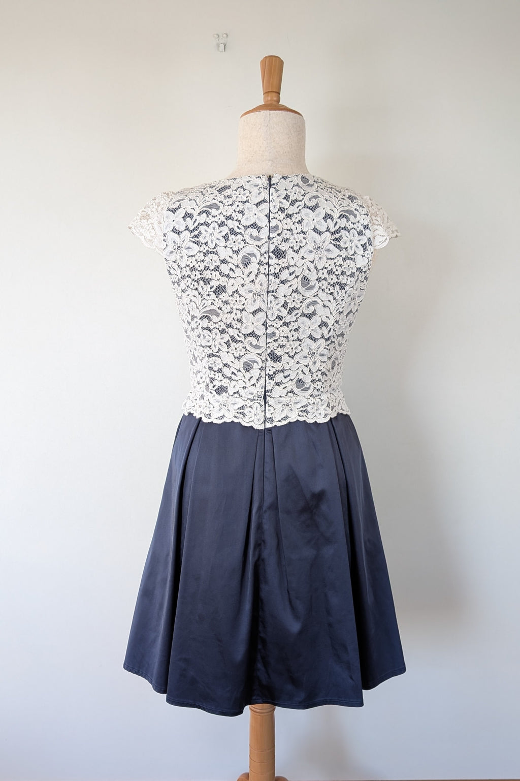 Review Sherrie Dress Size 16