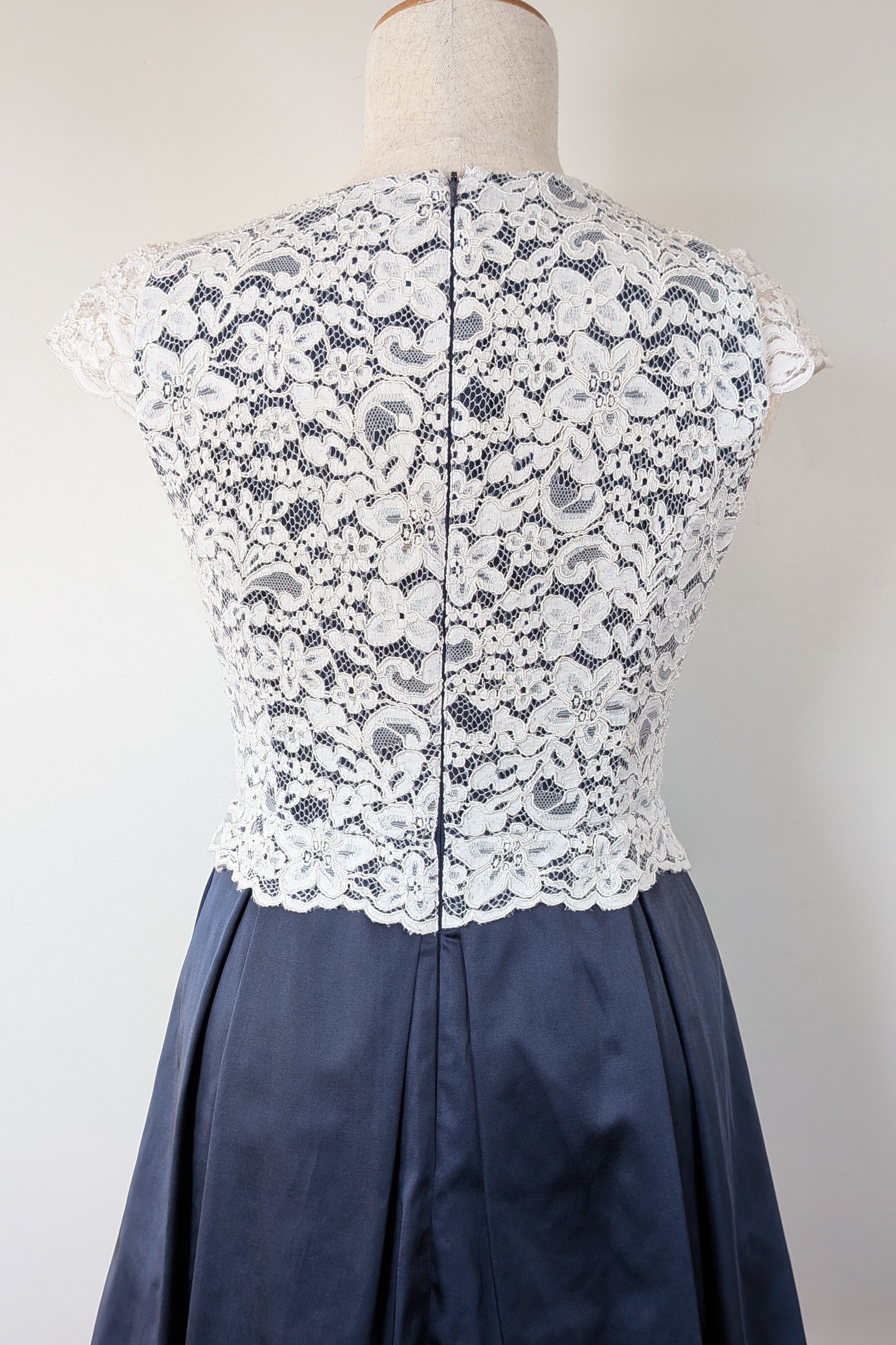Review Sherrie Dress Size 16