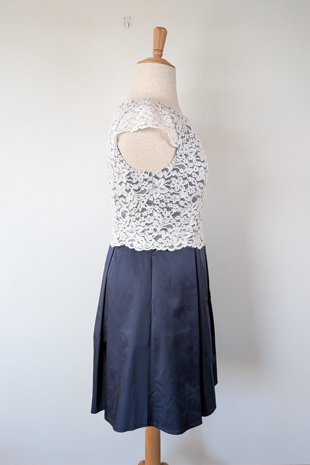 Review Sherrie Dress Size 16