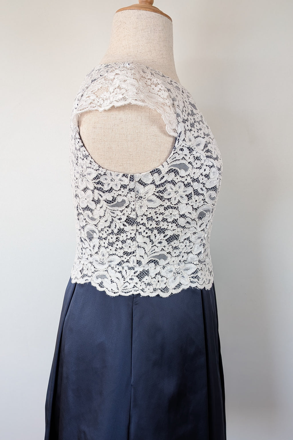 Review Sherrie Dress Size 16