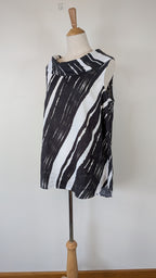 See Saw Black White Abstract Print 100% Linen Cowl Neck Top Size 12