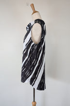 See Saw Black White Abstract Print 100% Linen Cowl Neck Top Size 12