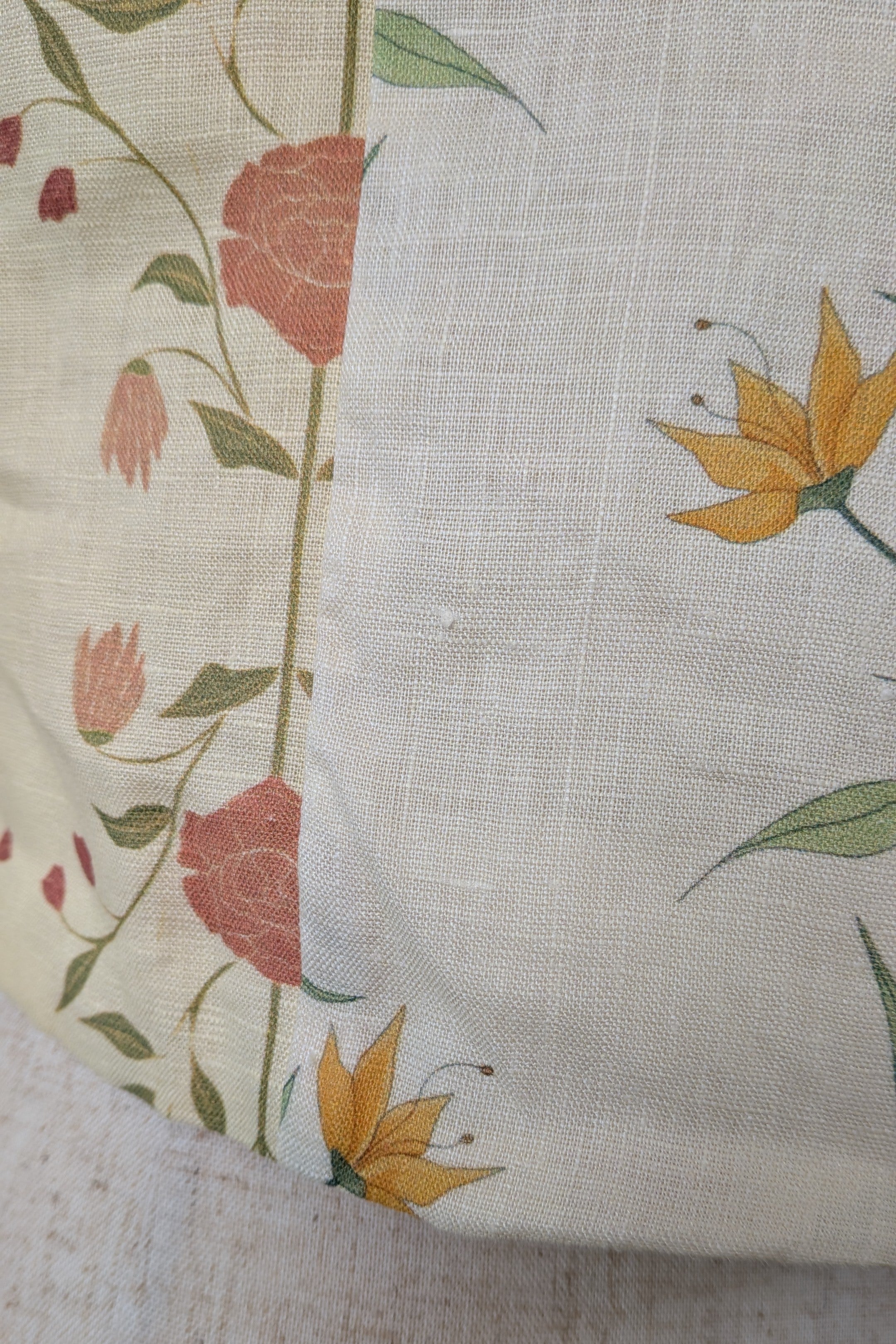 VRG GRL 100% Linen Floral Vest Size 8 BNWT