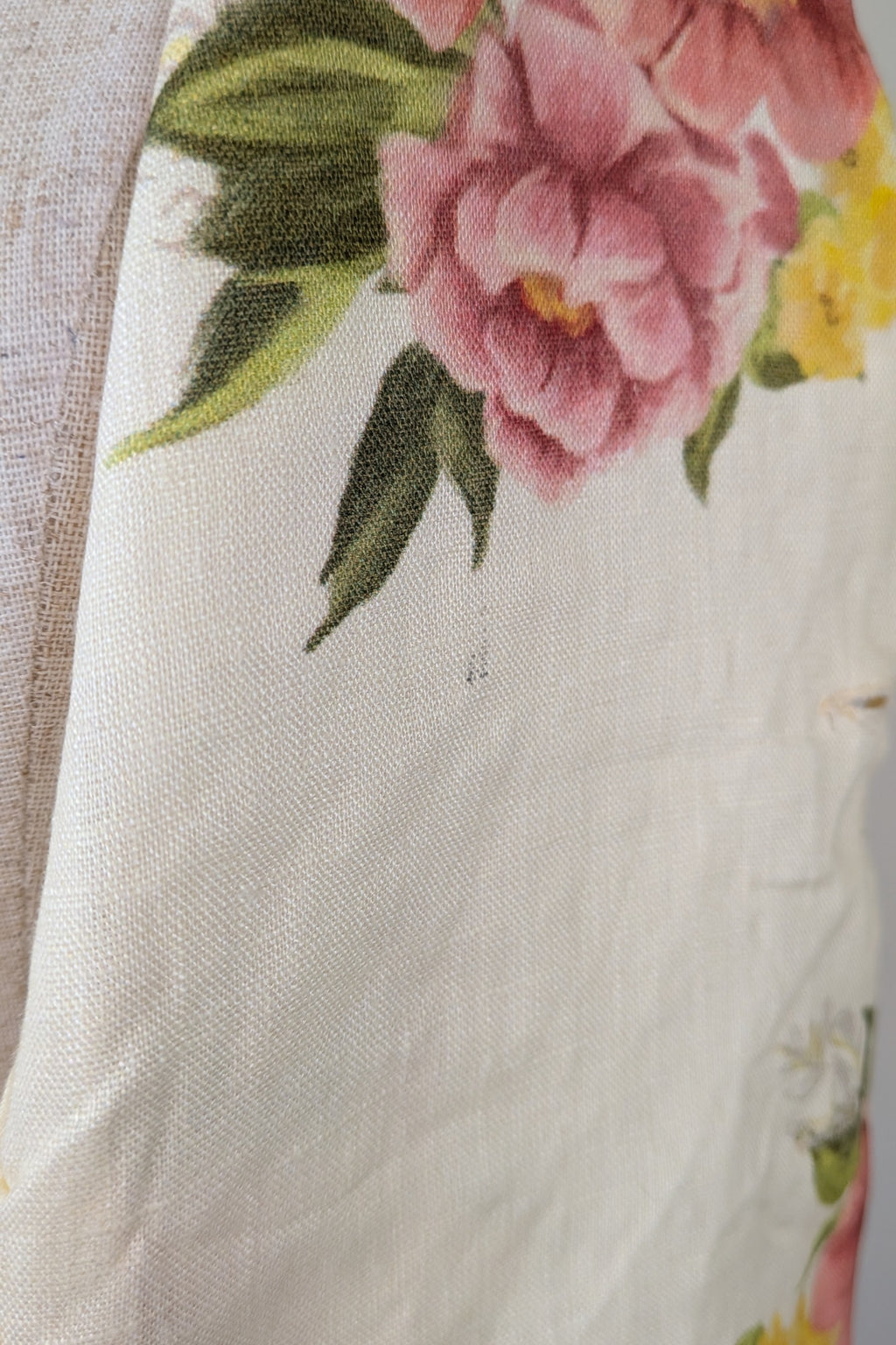VRG GRL 100% Linen Floral Vest Size 8 BNWT