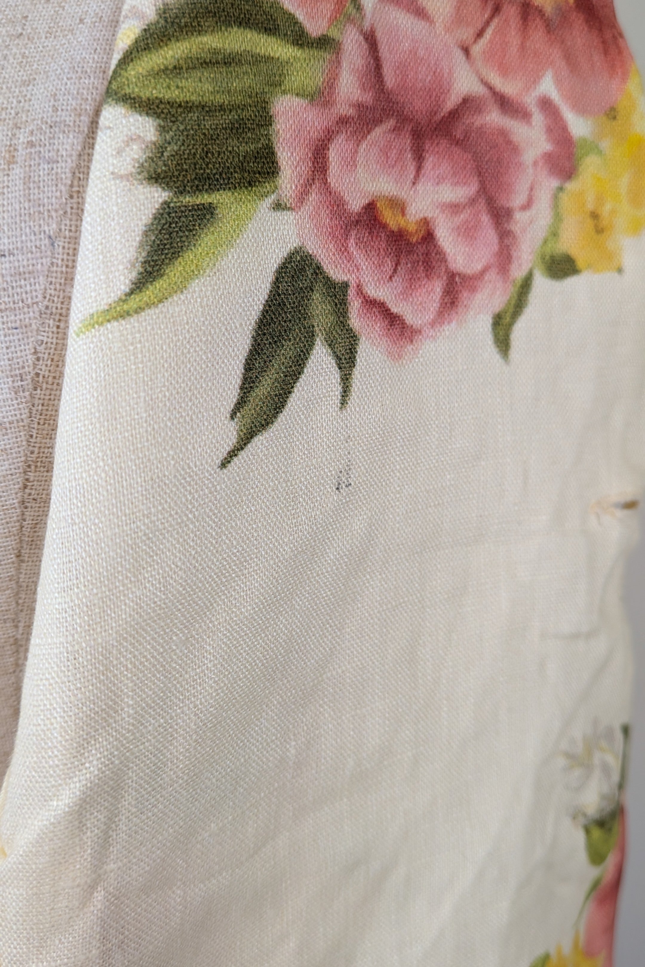 VRG GRL 100% Linen Floral Vest Size 8 BNWT