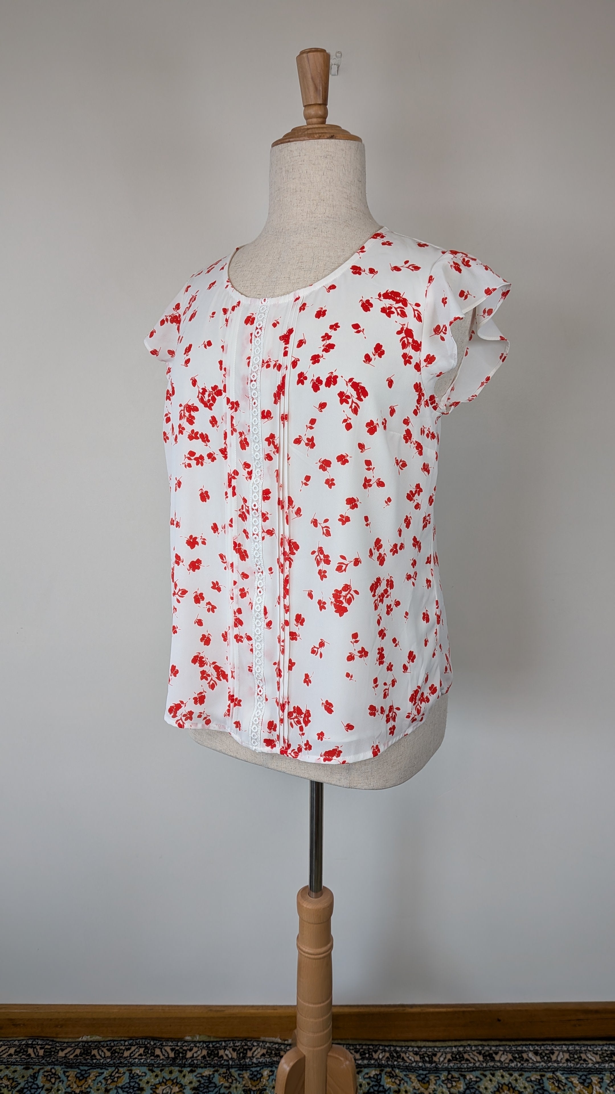 Jacqui E White & Red Floral Flutter Sleeve Top Size 18 Brand New With Tags RRP $79.95