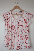 Jacqui E White Red Floral Flutter Sleeve Top Size 18 BNWT RRP $79.95