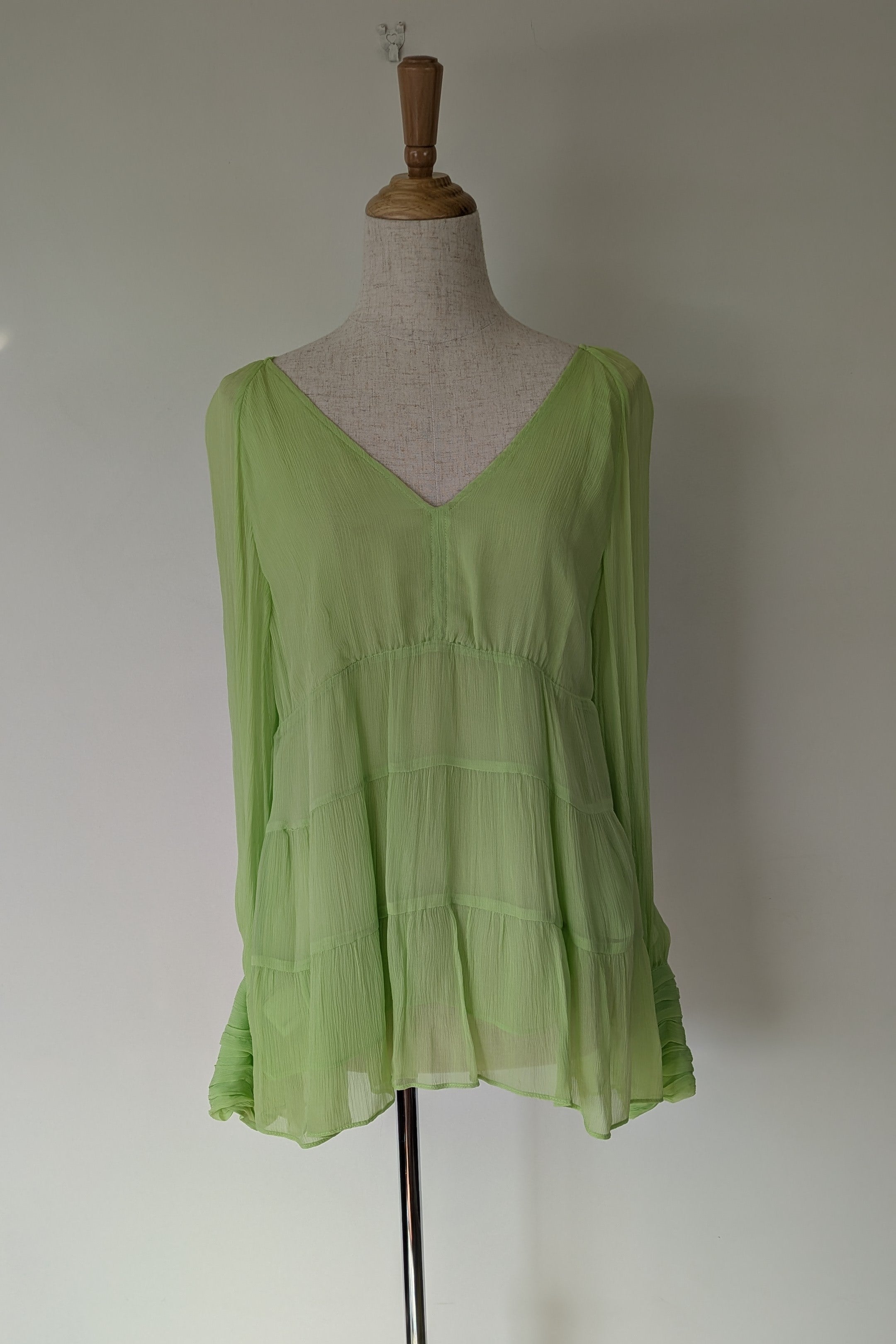 Country Road Soft Tiered Blouse in Dreamy Green Size 10