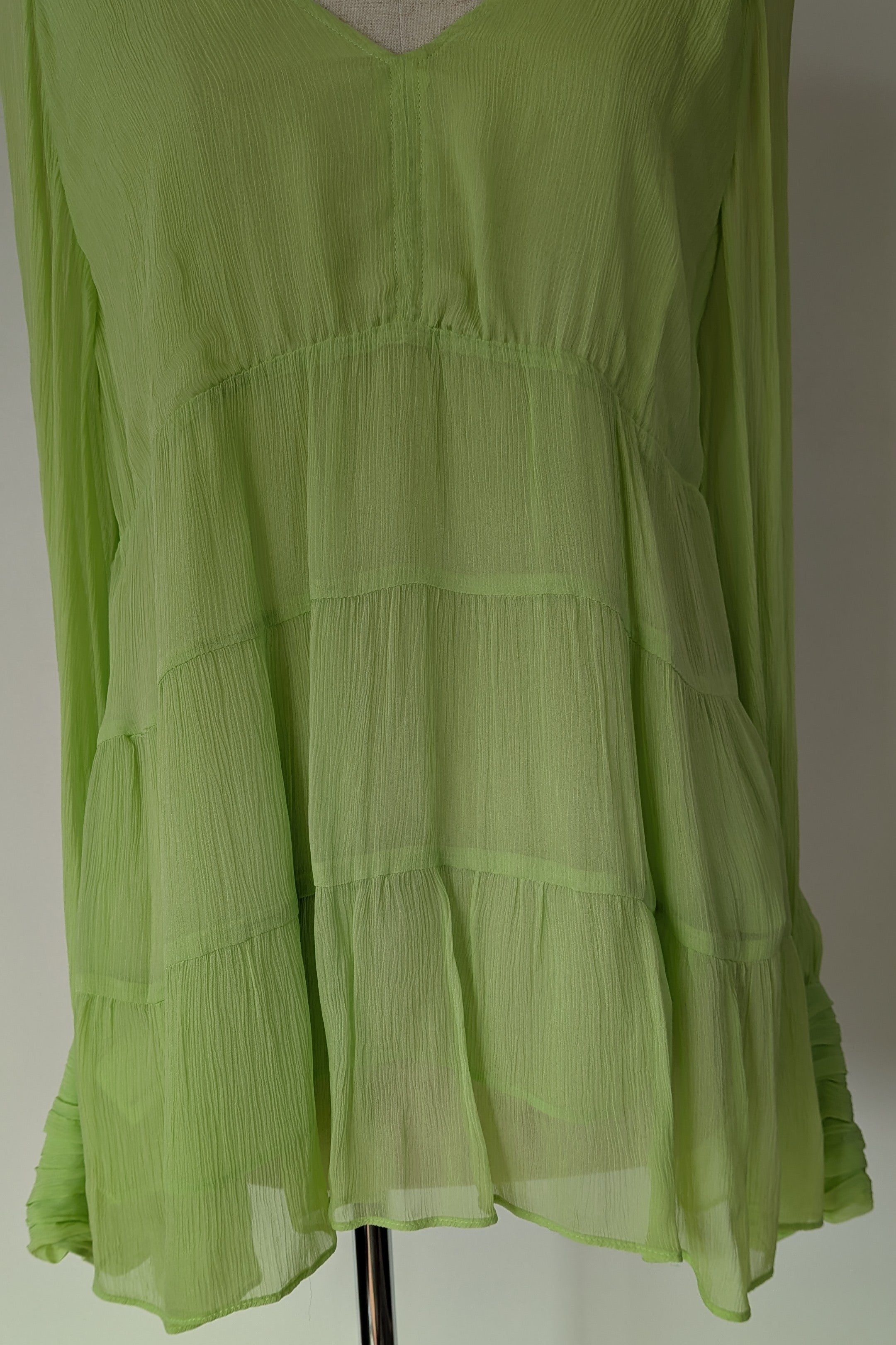 Country Road Soft Tiered Blouse in Dreamy Green Size 10