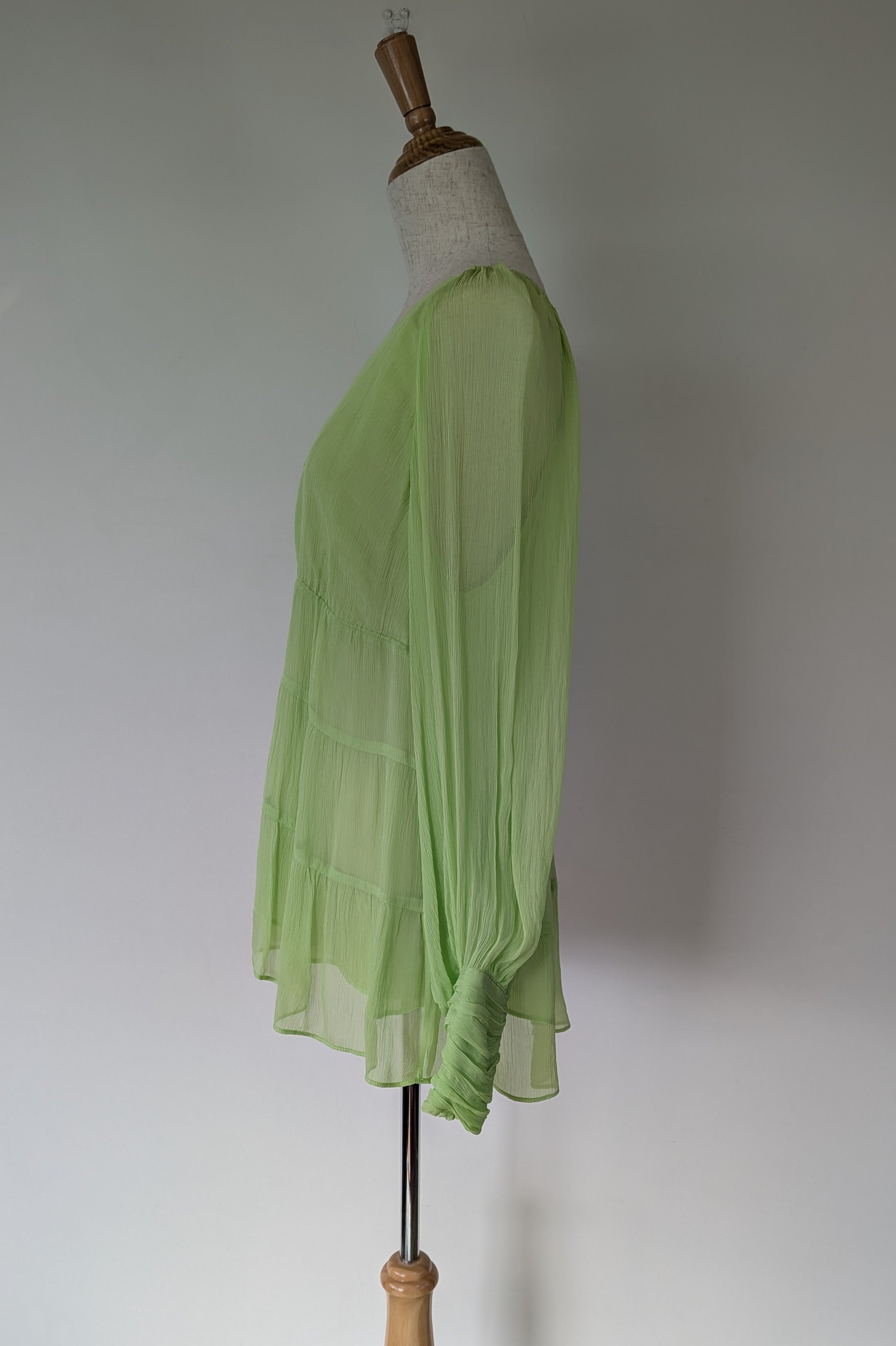 Country Road Soft Tiered Blouse in Dreamy Green Size 10