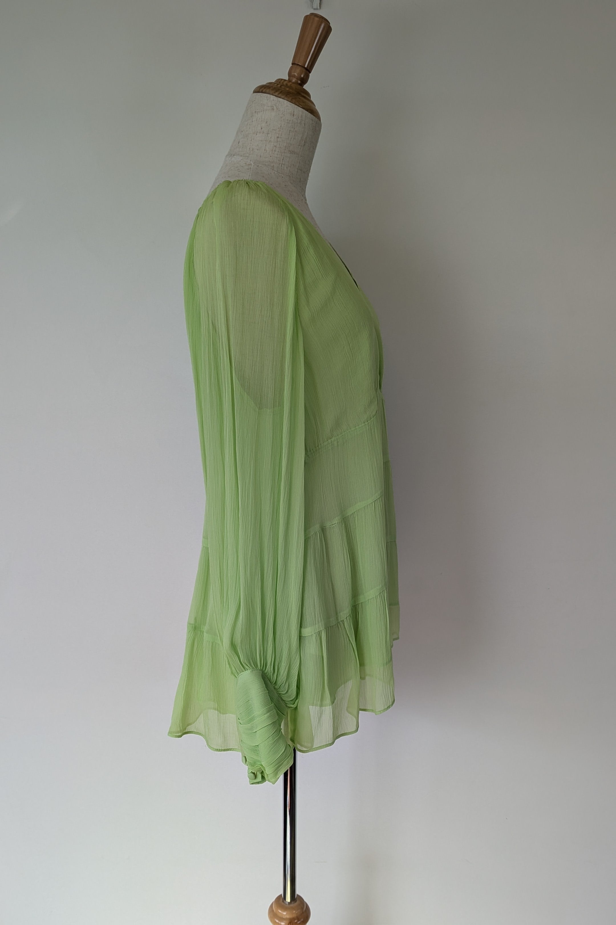 Country Road Soft Tiered Blouse in Dreamy Green Size 10