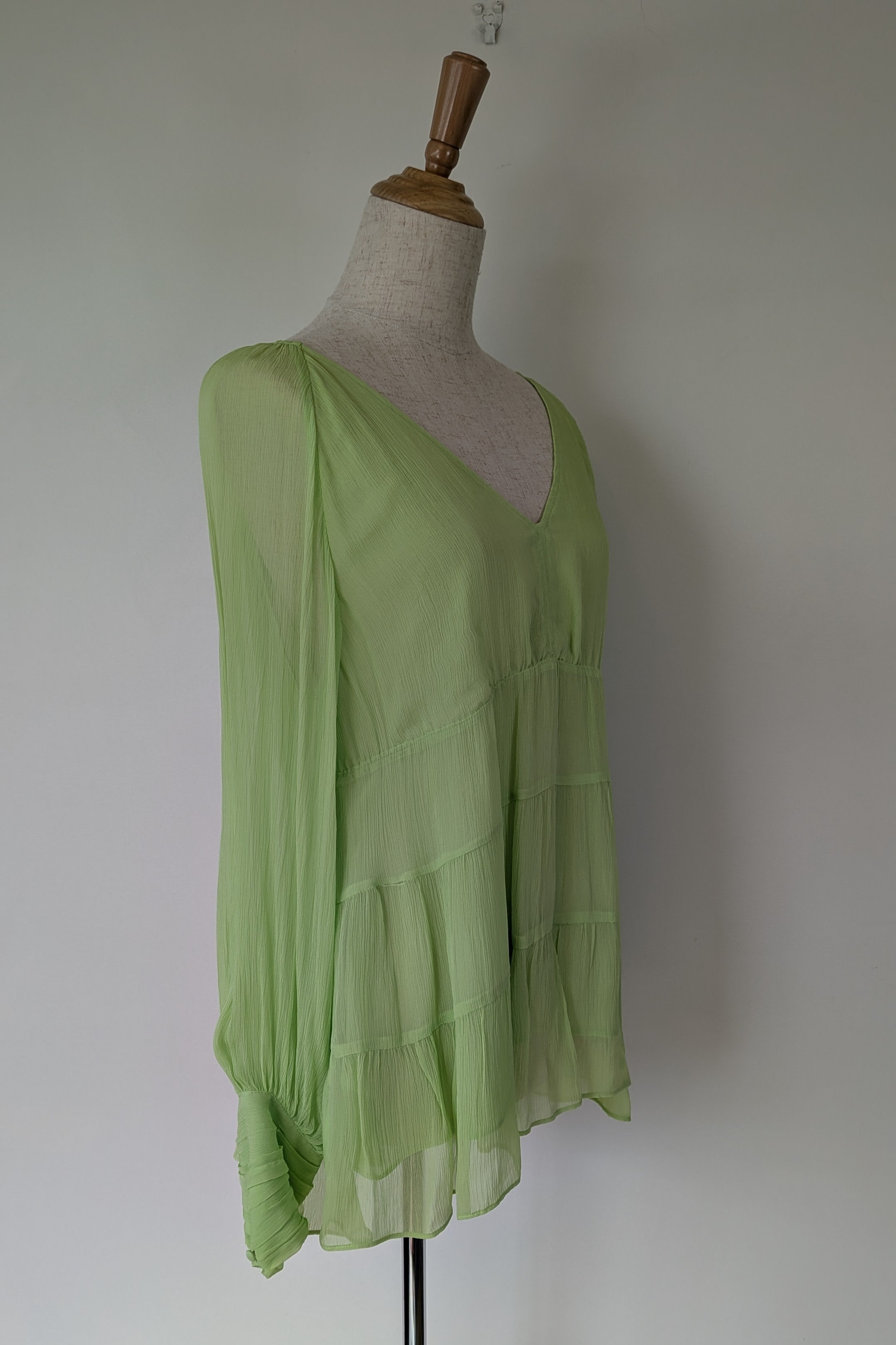 Country Road Soft Tiered Blouse in Dreamy Green Size 10