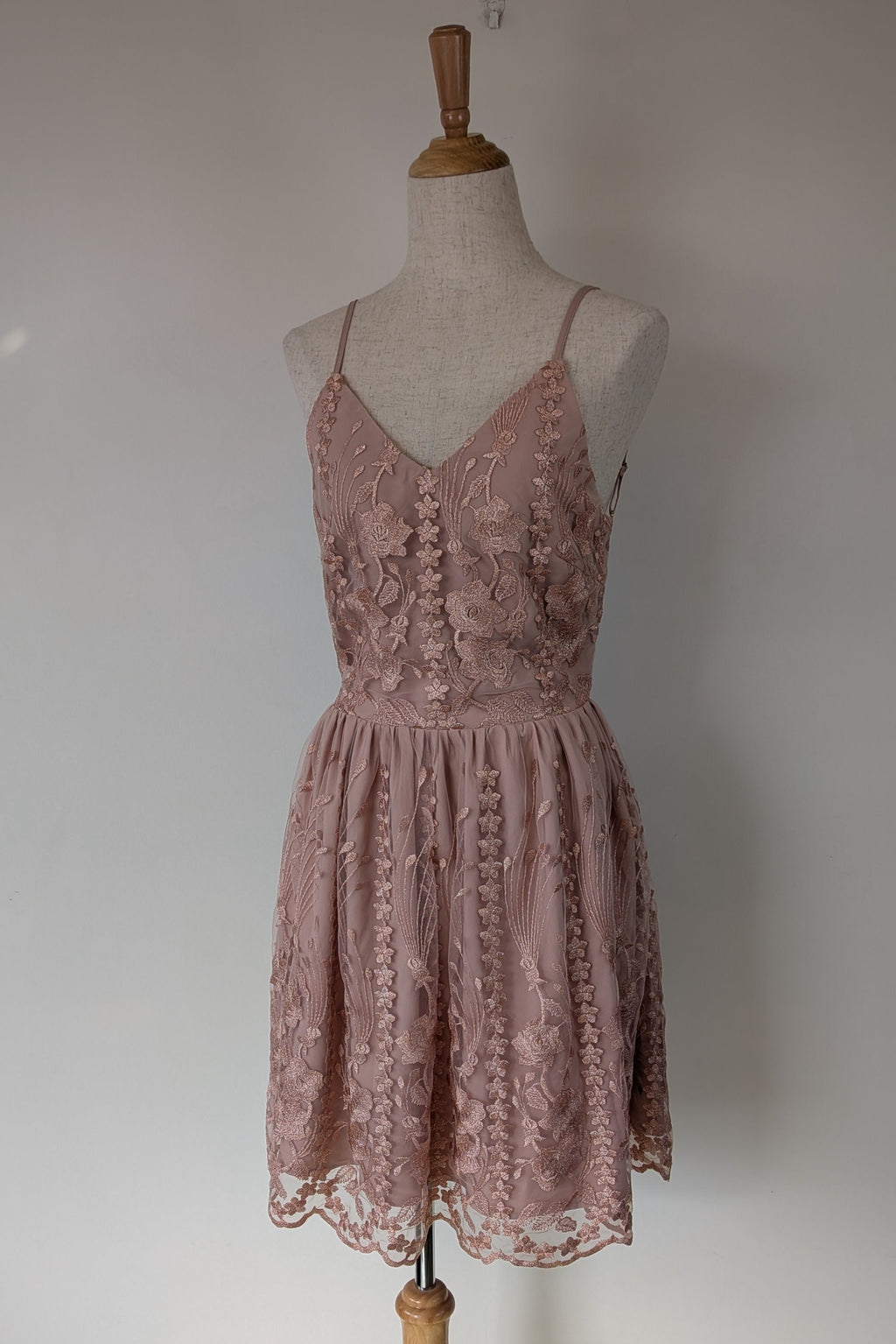 Two Sisters The Label Pink Floral Lace Dress Size 12 BNWT RRP $149.99