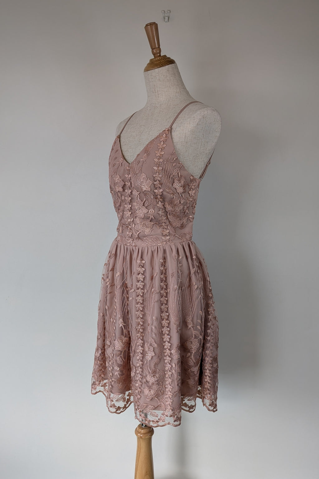 Two Sisters The Label Pink Floral Lace Dress Size 12 BNWT RRP $149.99