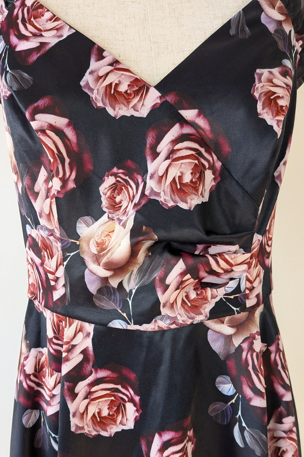 Review Midnight Dahlia Dress in Navy Size 10