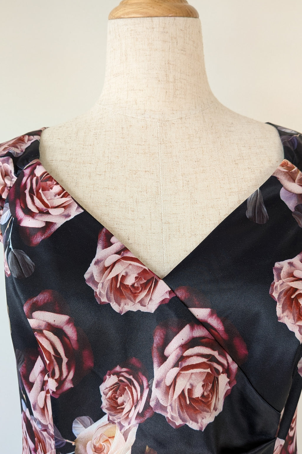 Review Midnight Dahlia Dress in Navy Size 10