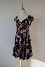 Review Midnight Dahlia Dress in Navy Size 10