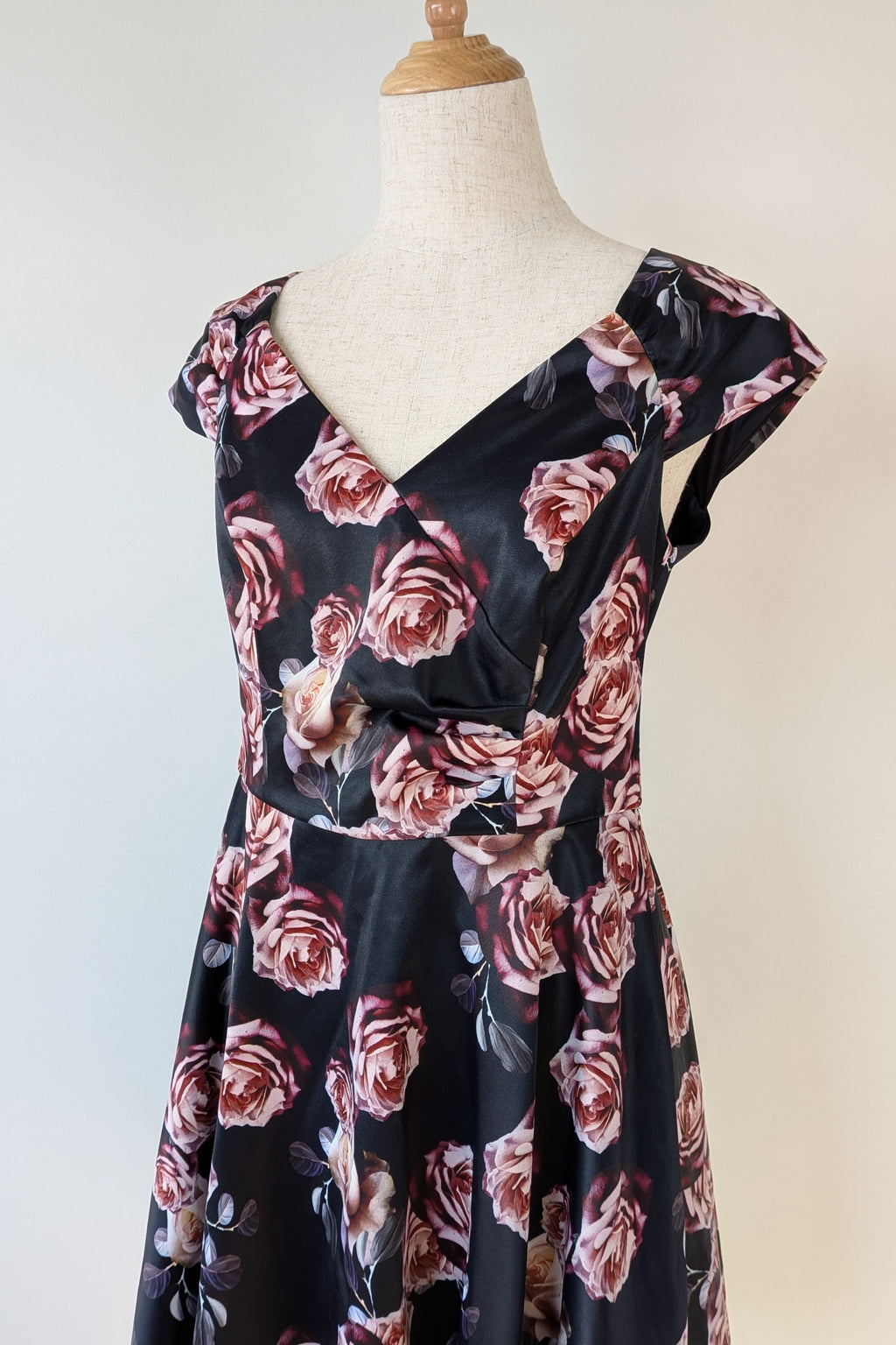 Review Midnight Dahlia Dress in Navy Size 10