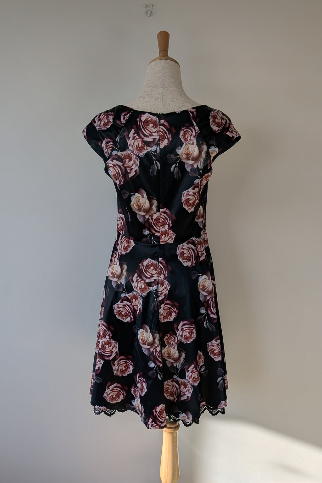 Review Midnight Dahlia Dress in Navy Size 10