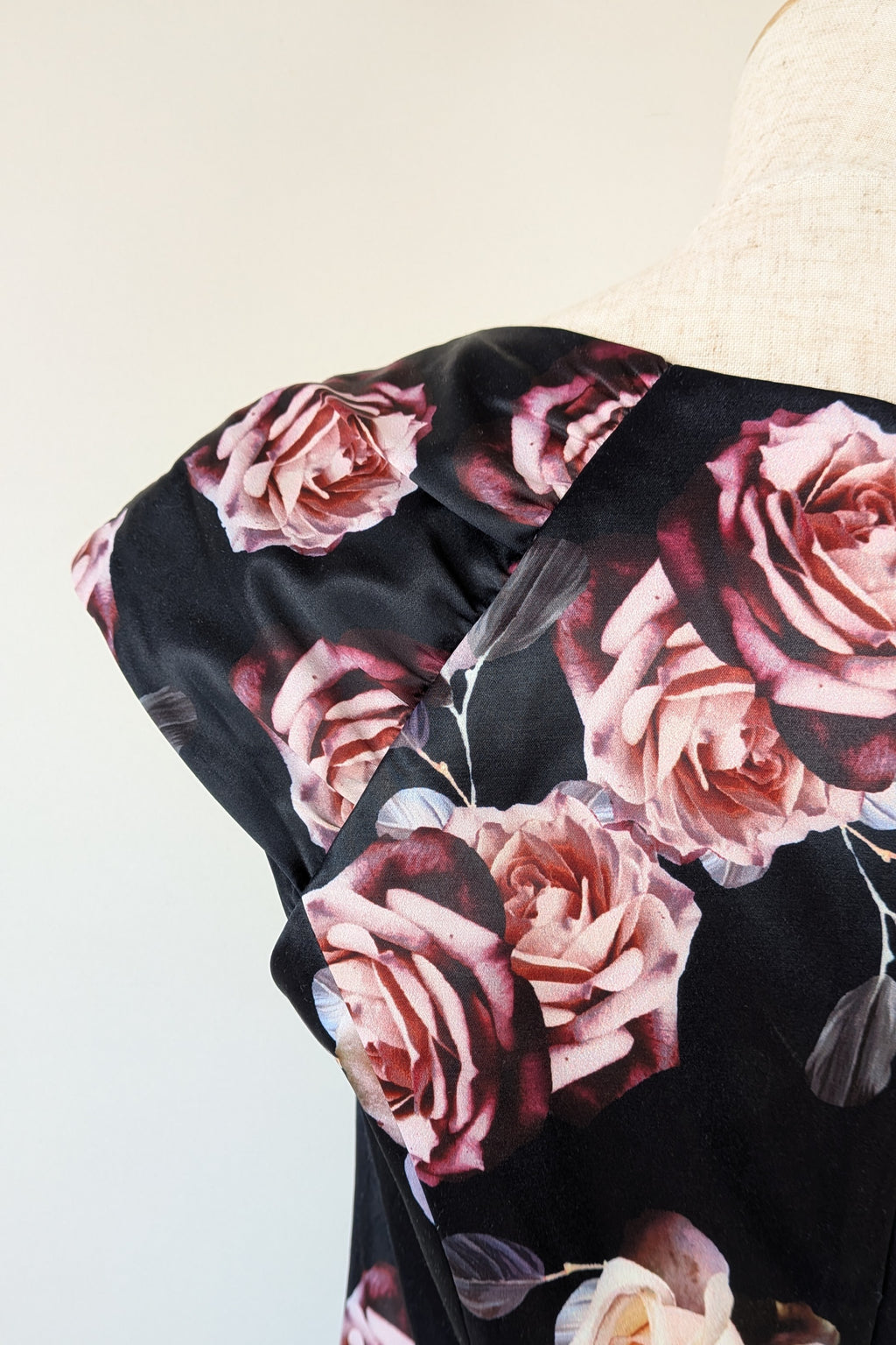 Review Midnight Dahlia Dress in Navy Size 10