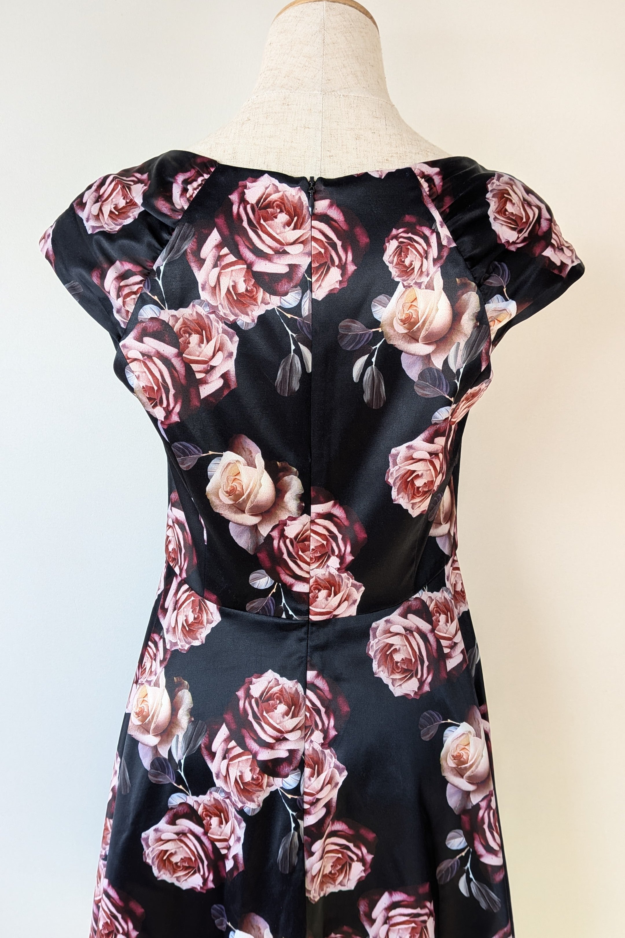 Review Midnight Dahlia Dress in Navy Size 10