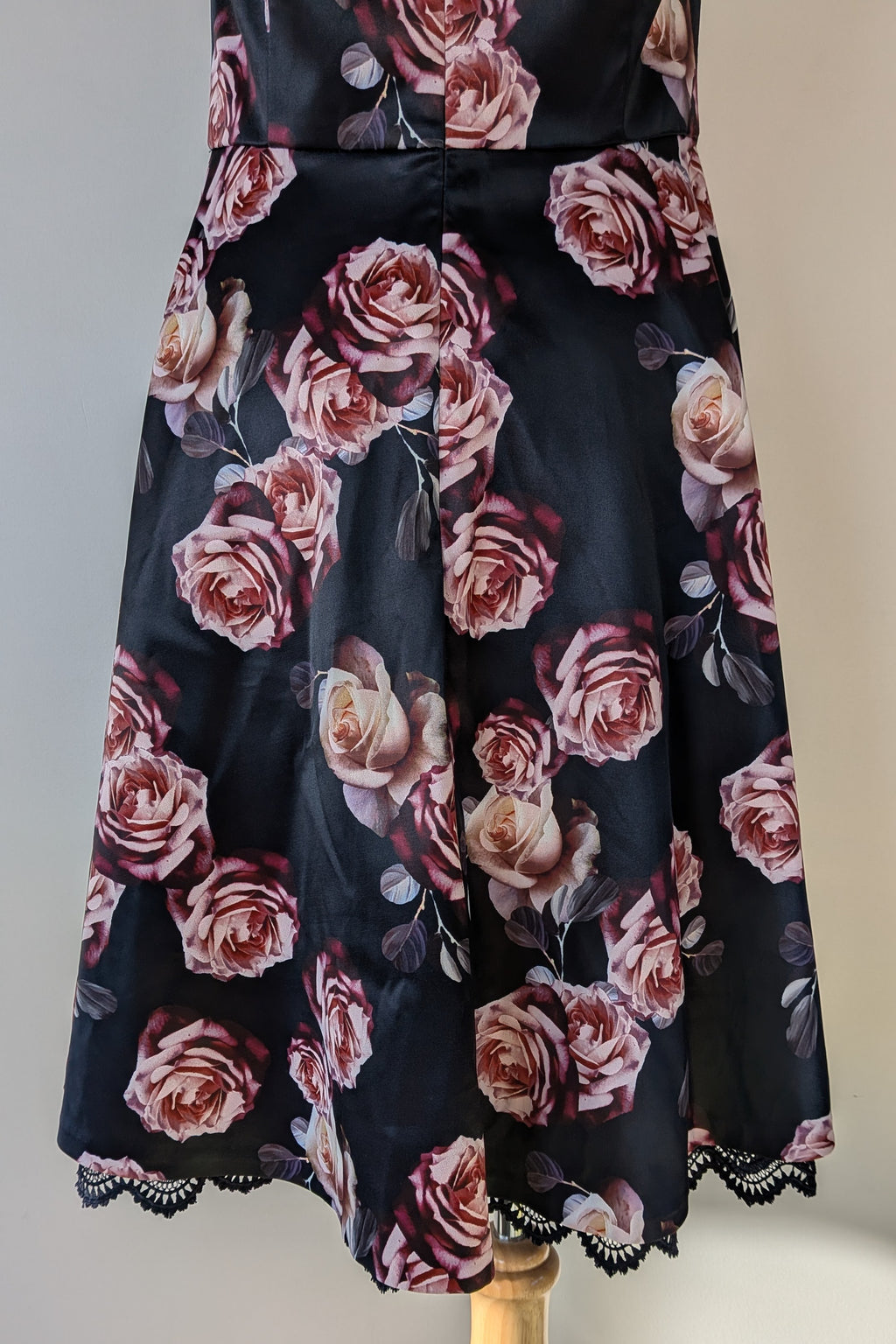 Review Midnight Dahlia Dress in Navy Size 10