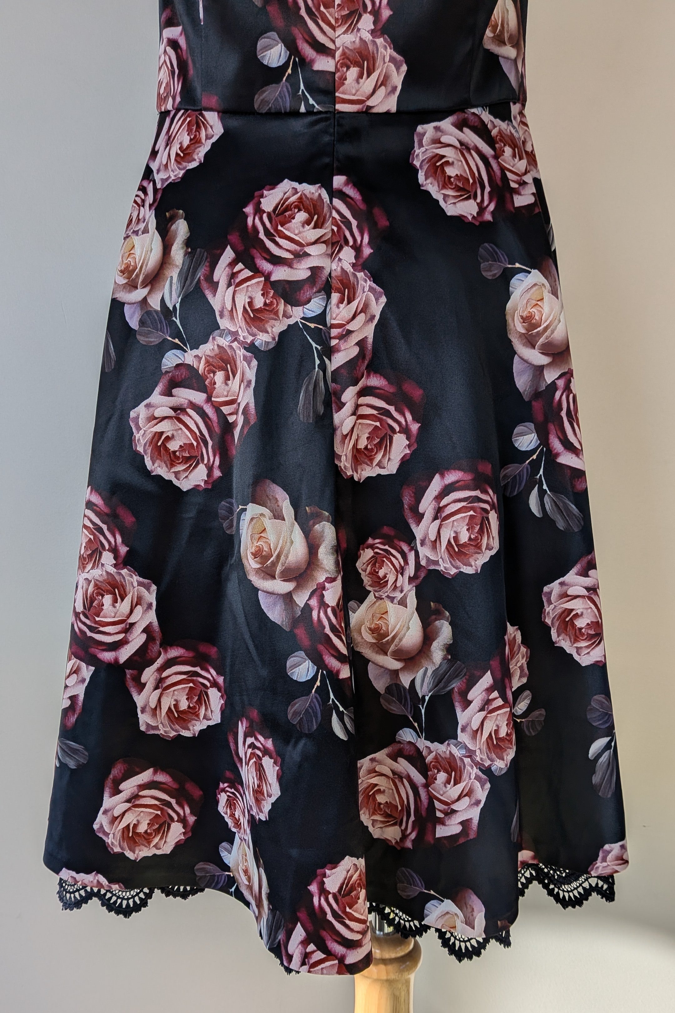 Review Midnight Dahlia Dress in Navy Size 10
