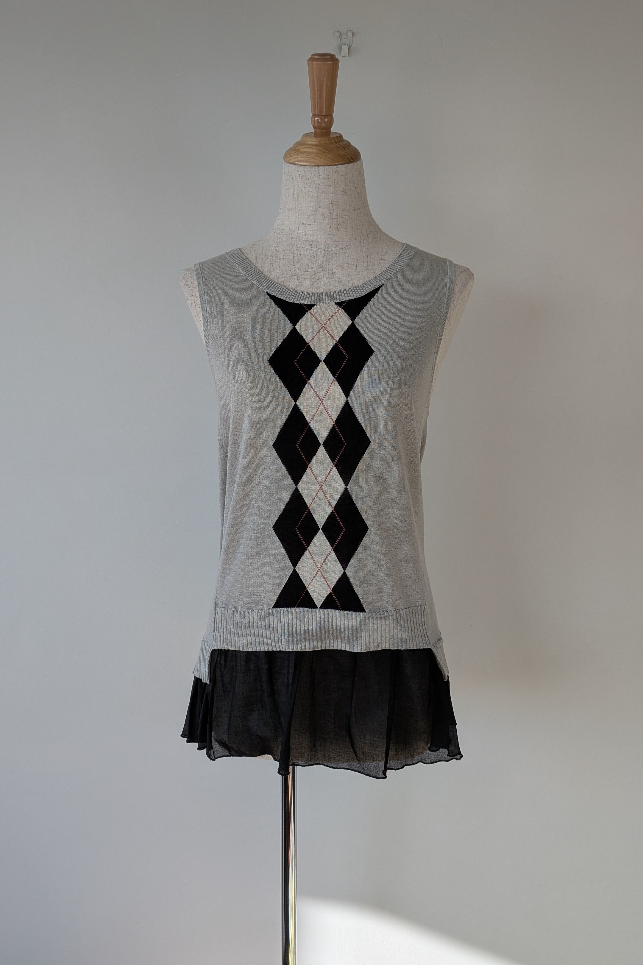 Cue Argyle Knit Sleeveless Top with Ruffle Peplum Hem Size M