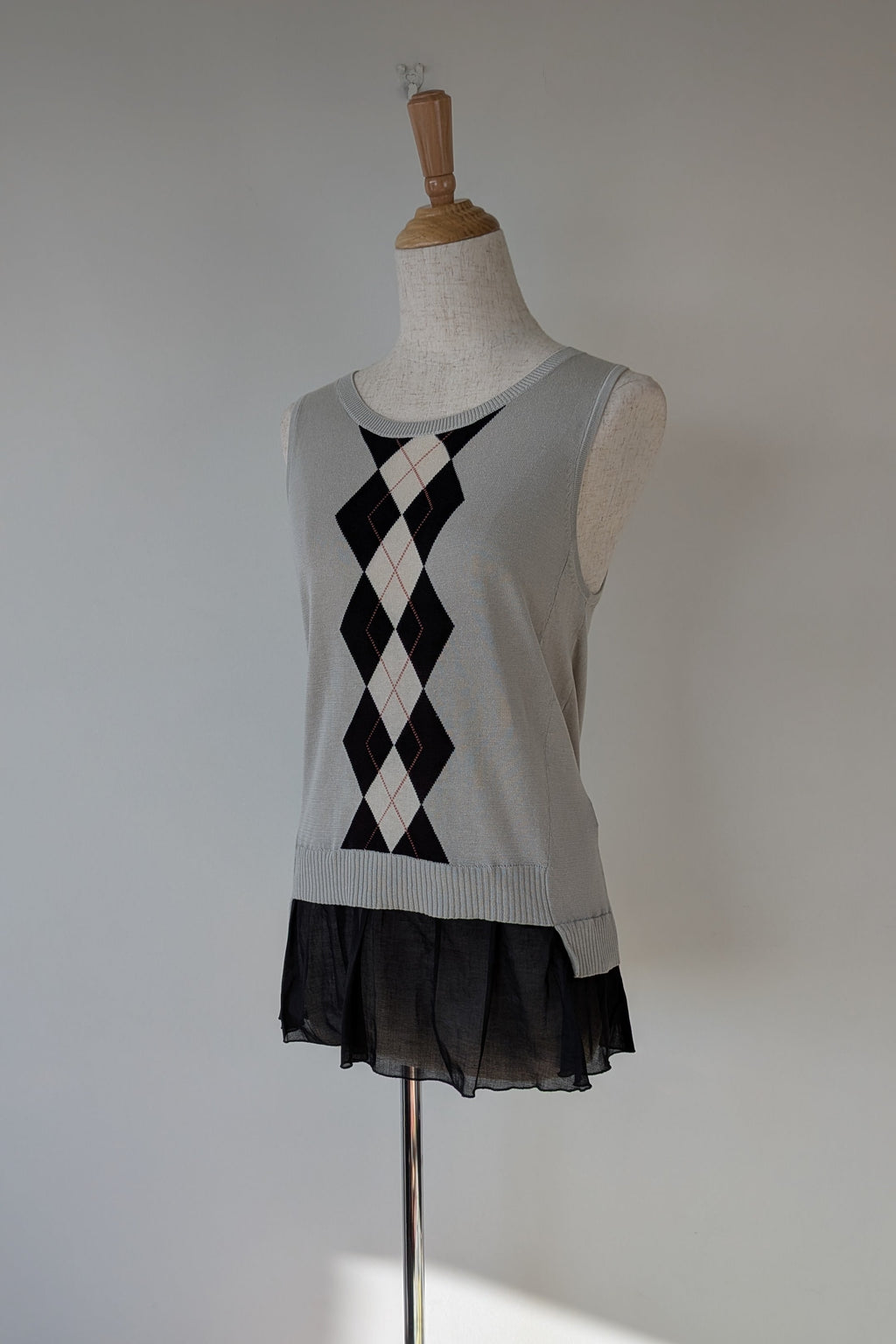 Cue Argyle Knit Sleeveless Top with Ruffle Peplum Hem Size M