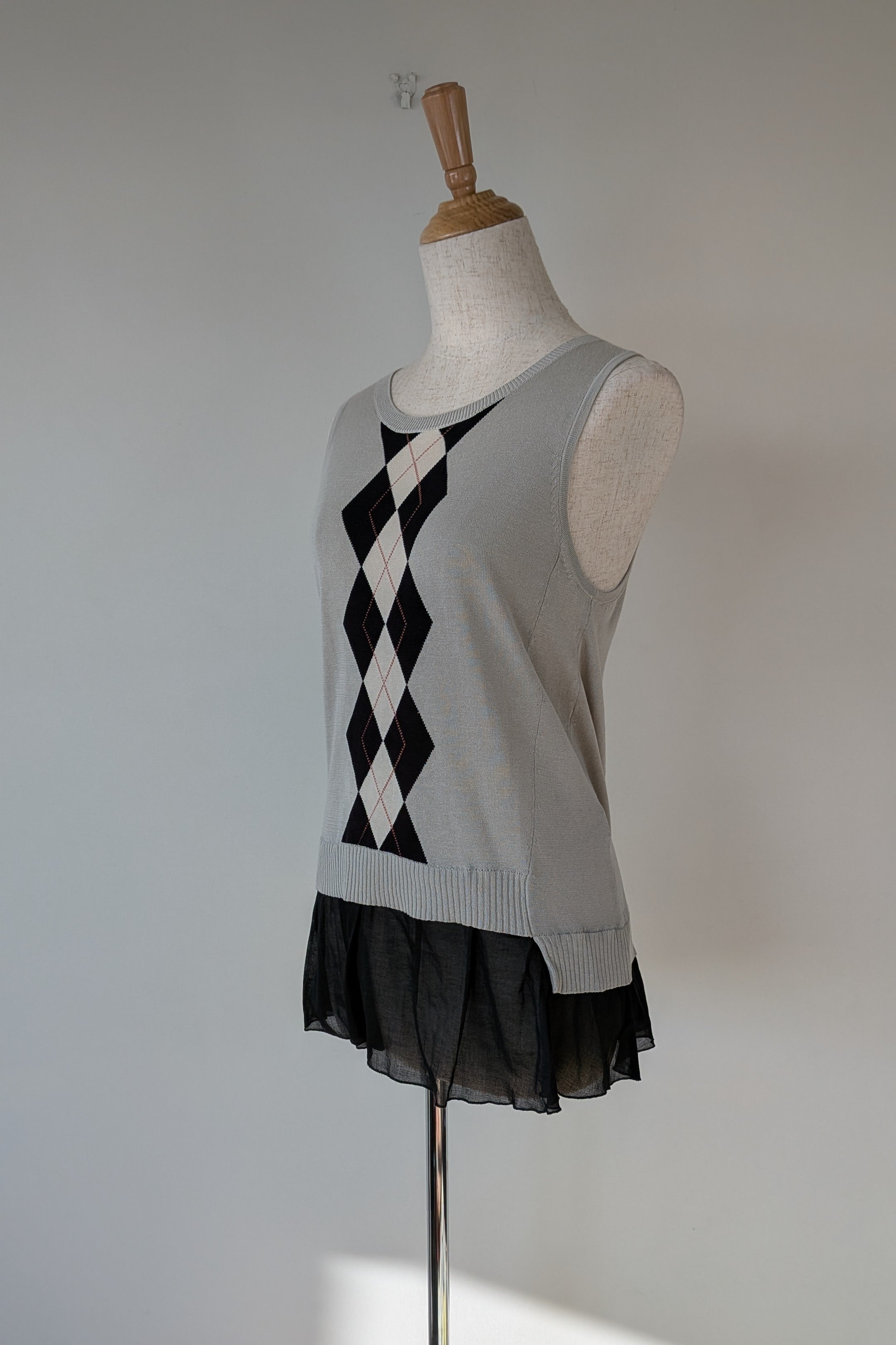 Cue Argyle Knit Sleeveless Top with Ruffle Peplum Hem Size M
