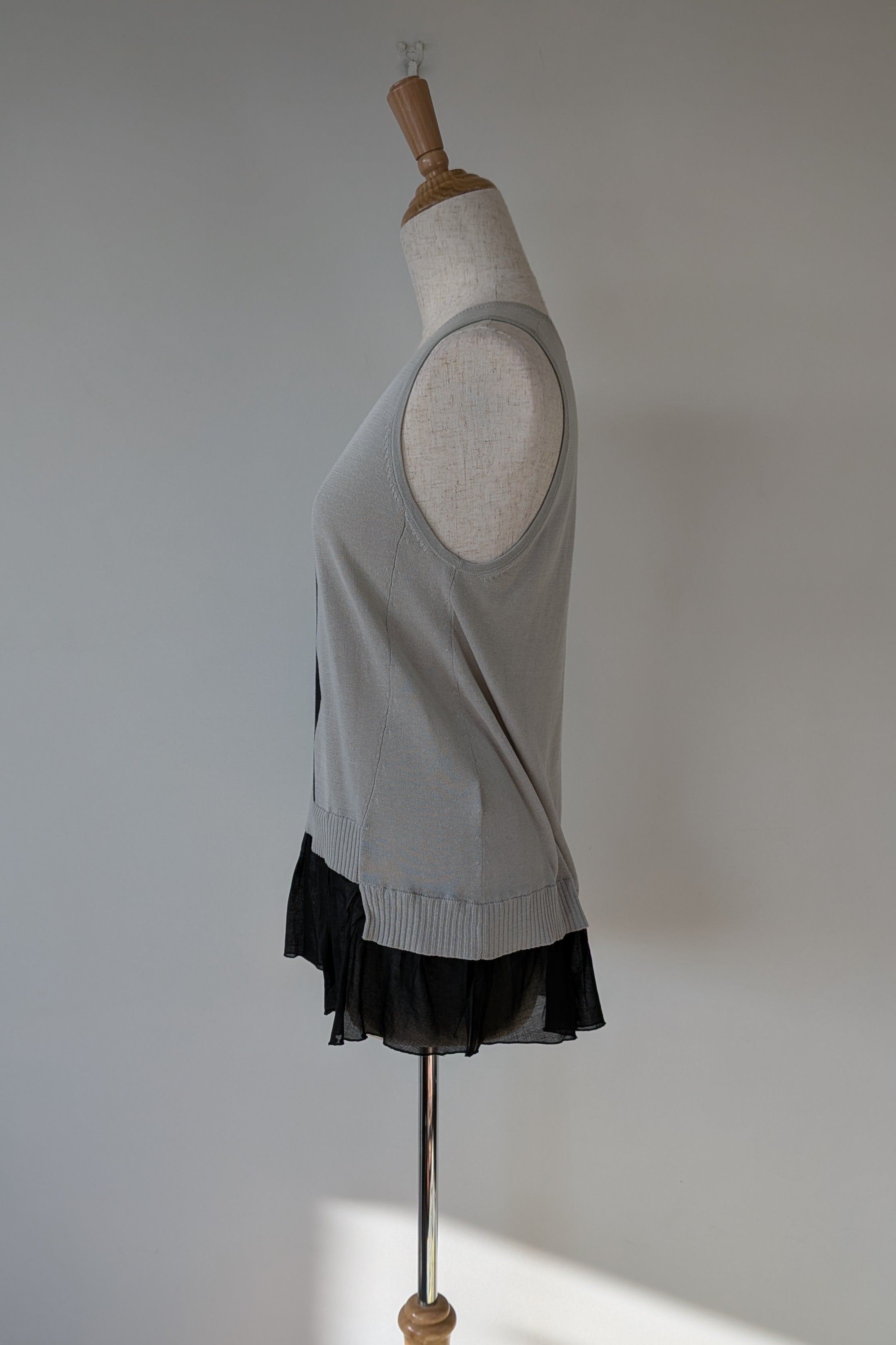 Cue Argyle Knit Sleeveless Top with Ruffle Peplum Hem Size M