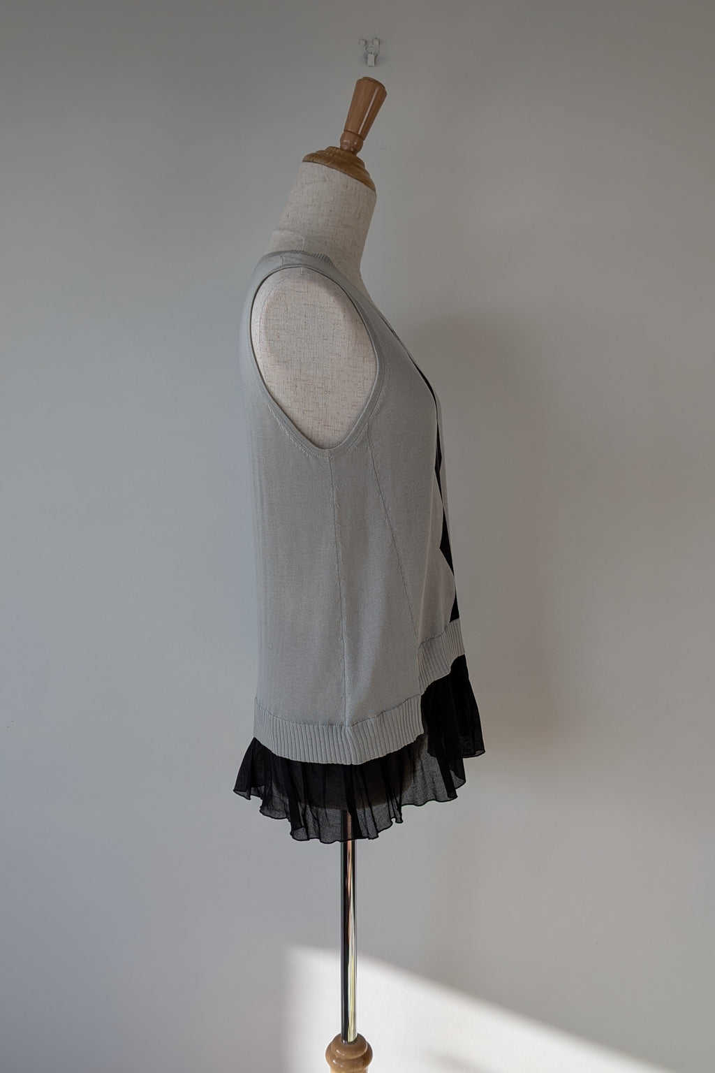 Cue Argyle Knit Sleeveless Top with Ruffle Peplum Hem Size M