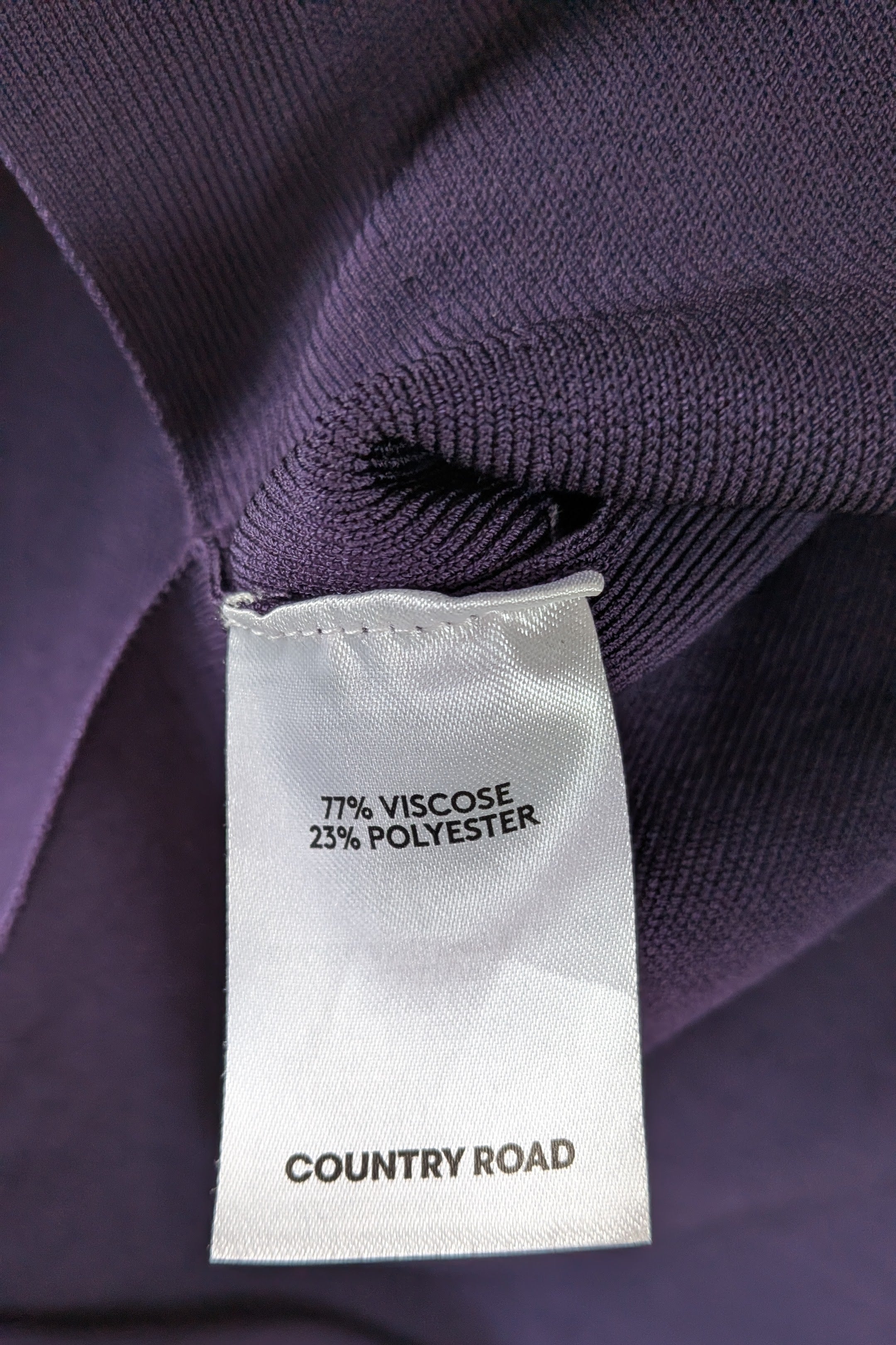 Country Road Compact Knit Polo in Eggplant Size L